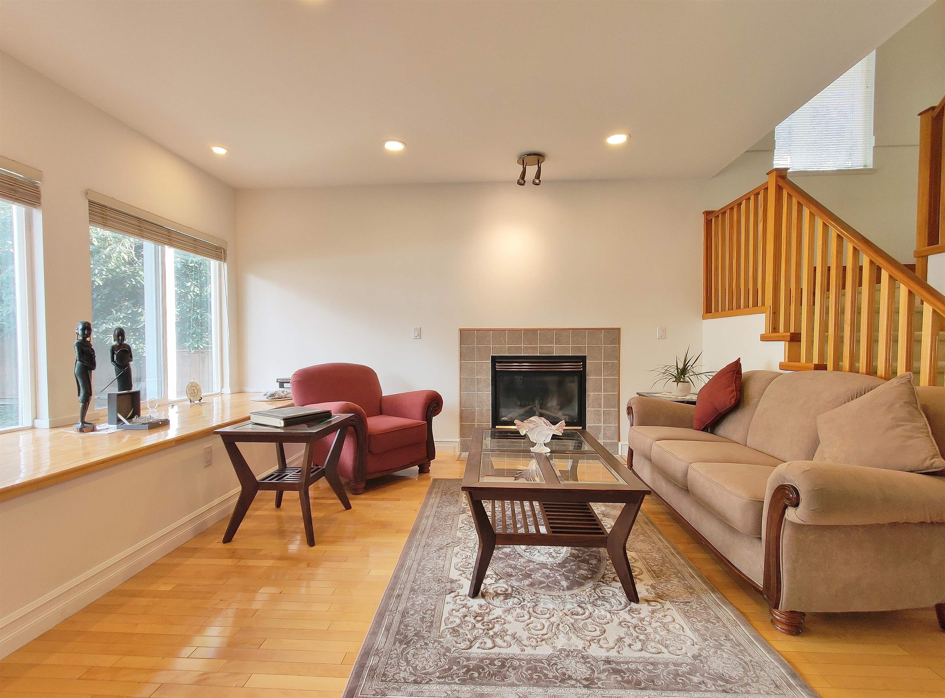 Listing image of 561 W 28TH STREET