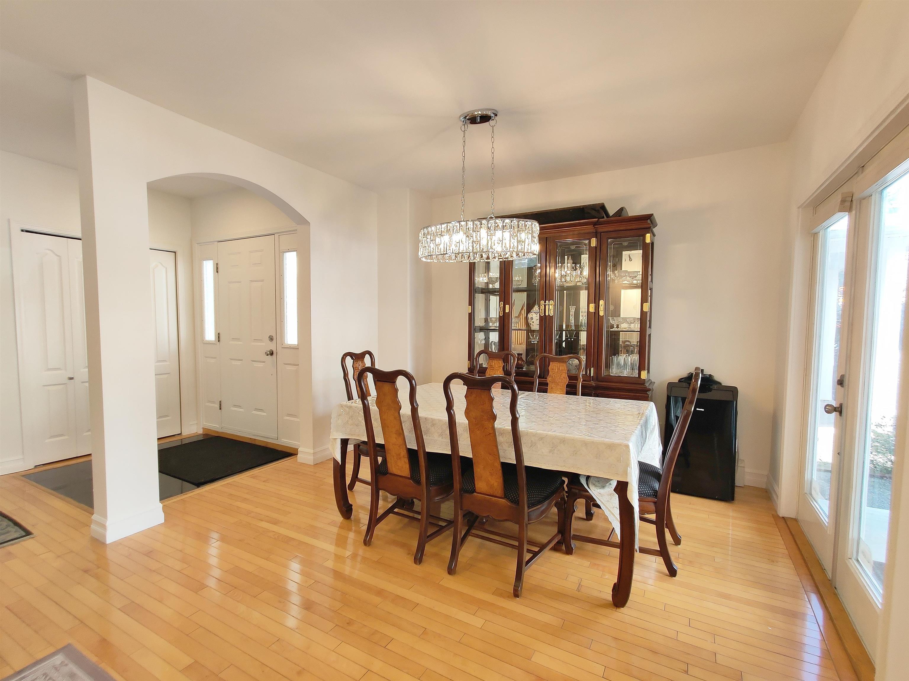 Listing image of 561 W 28TH STREET