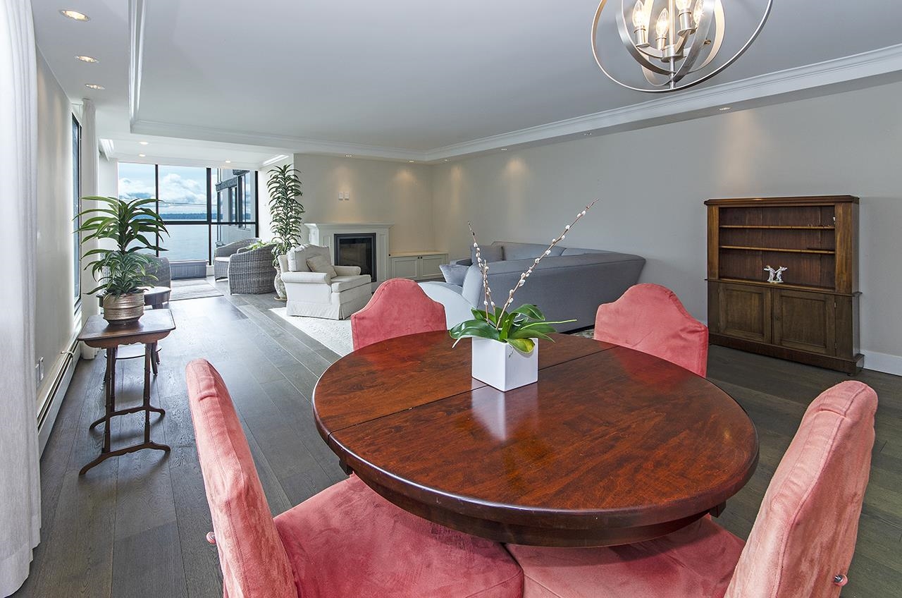 Listing image of 203 2108 ARGYLE AVENUE