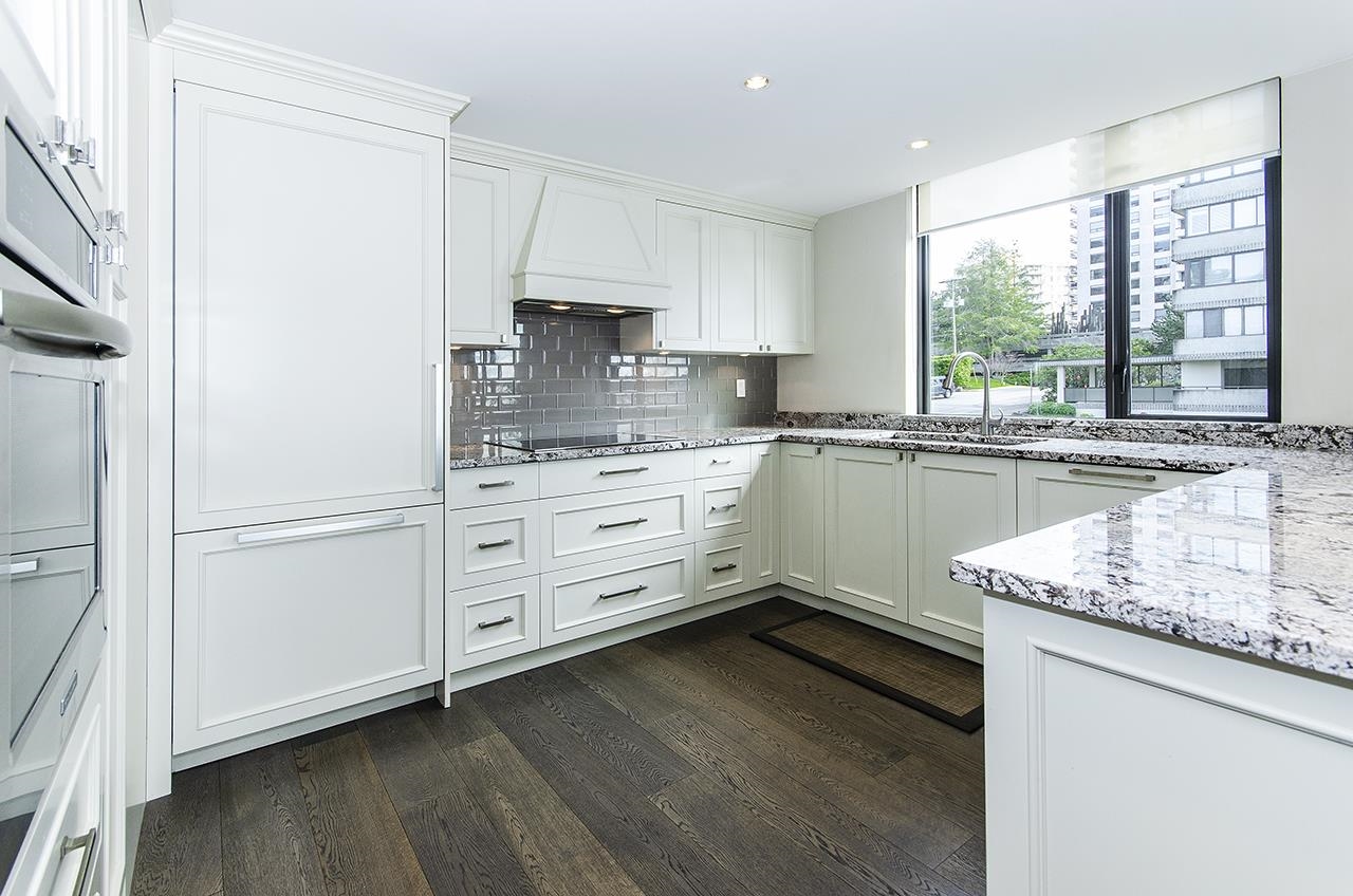 Listing image of 203 2108 ARGYLE AVENUE