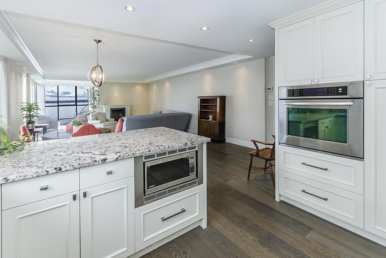 Listing image of 203 2108 ARGYLE AVENUE