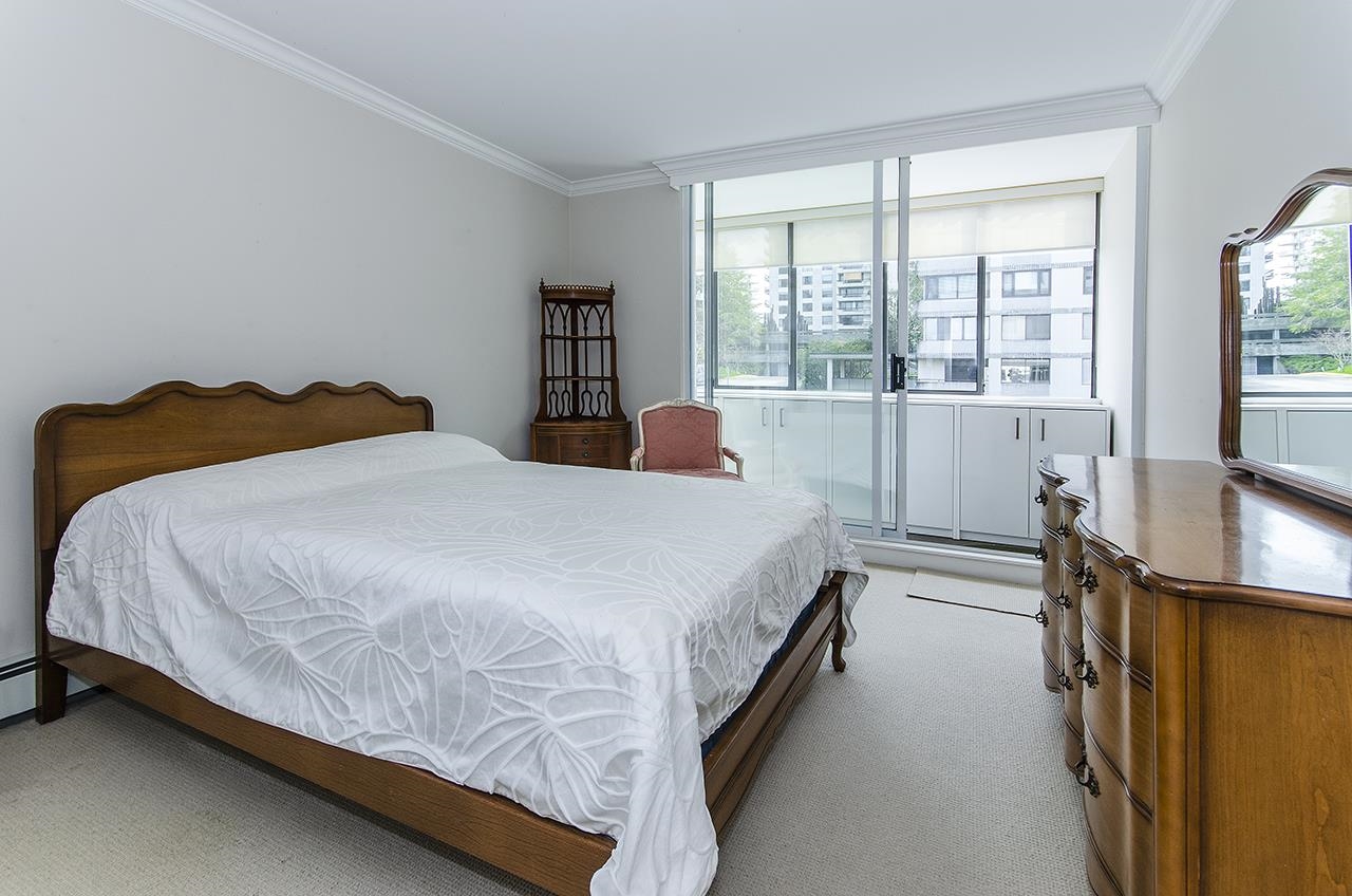 Listing image of 203 2108 ARGYLE AVENUE