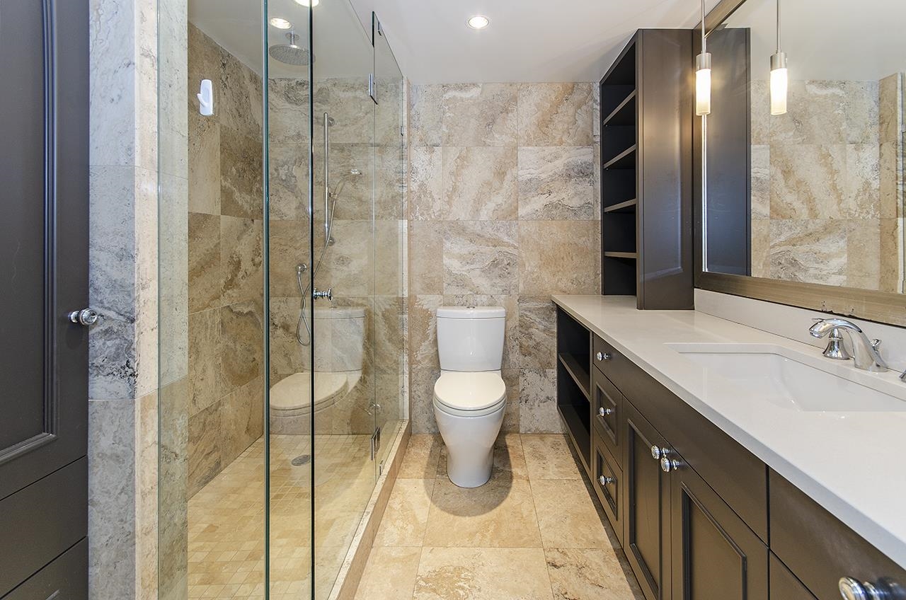 Listing image of 203 2108 ARGYLE AVENUE