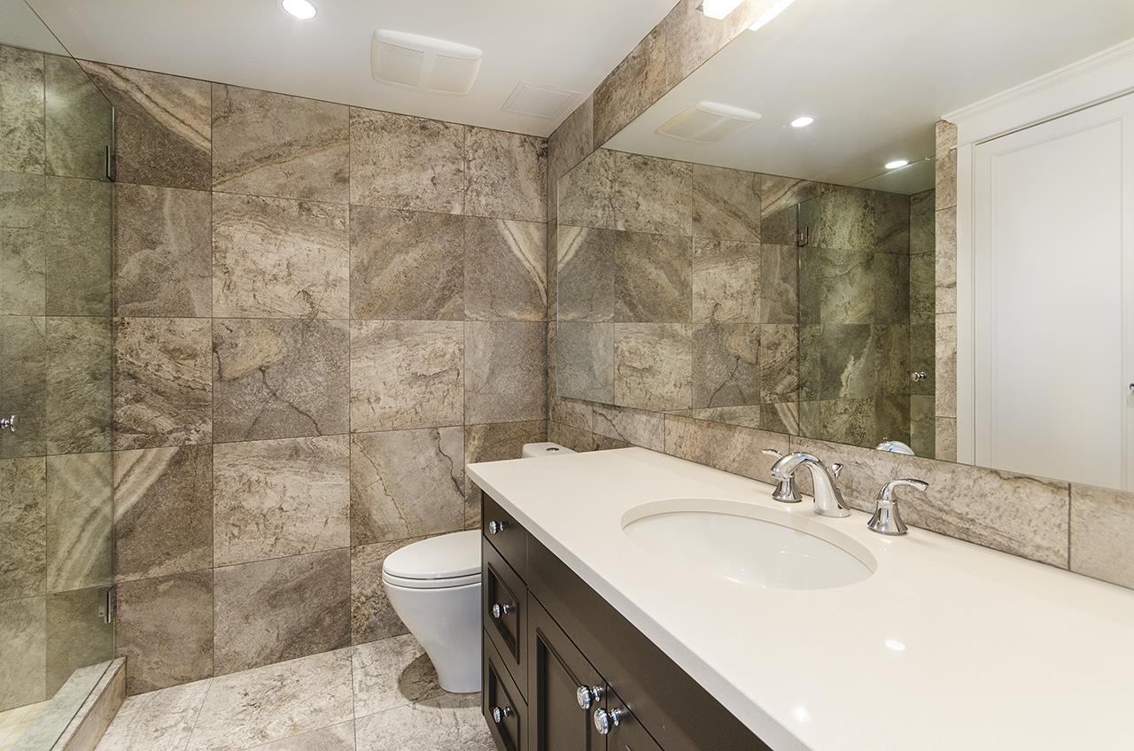 Listing image of 203 2108 ARGYLE AVENUE