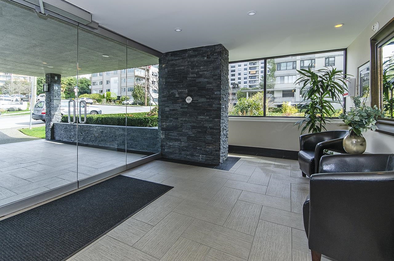 Listing image of 203 2108 ARGYLE AVENUE