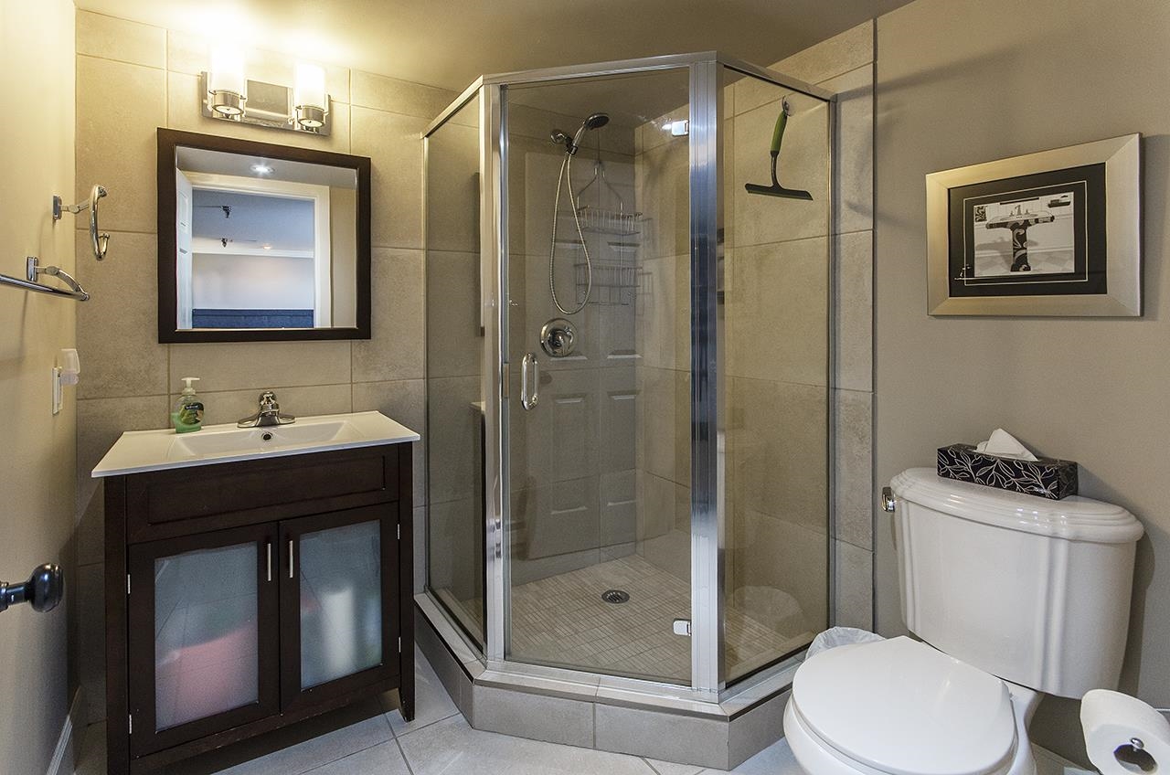 Listing image of 203 2108 ARGYLE AVENUE