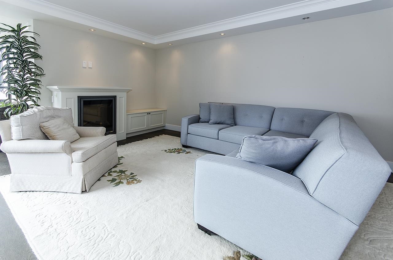 Listing image of 203 2108 ARGYLE AVENUE
