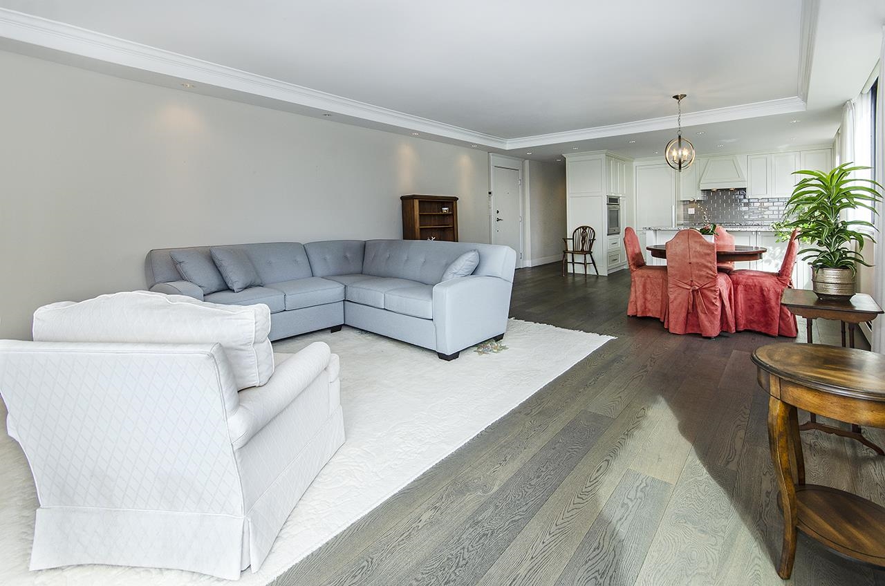 Listing image of 203 2108 ARGYLE AVENUE