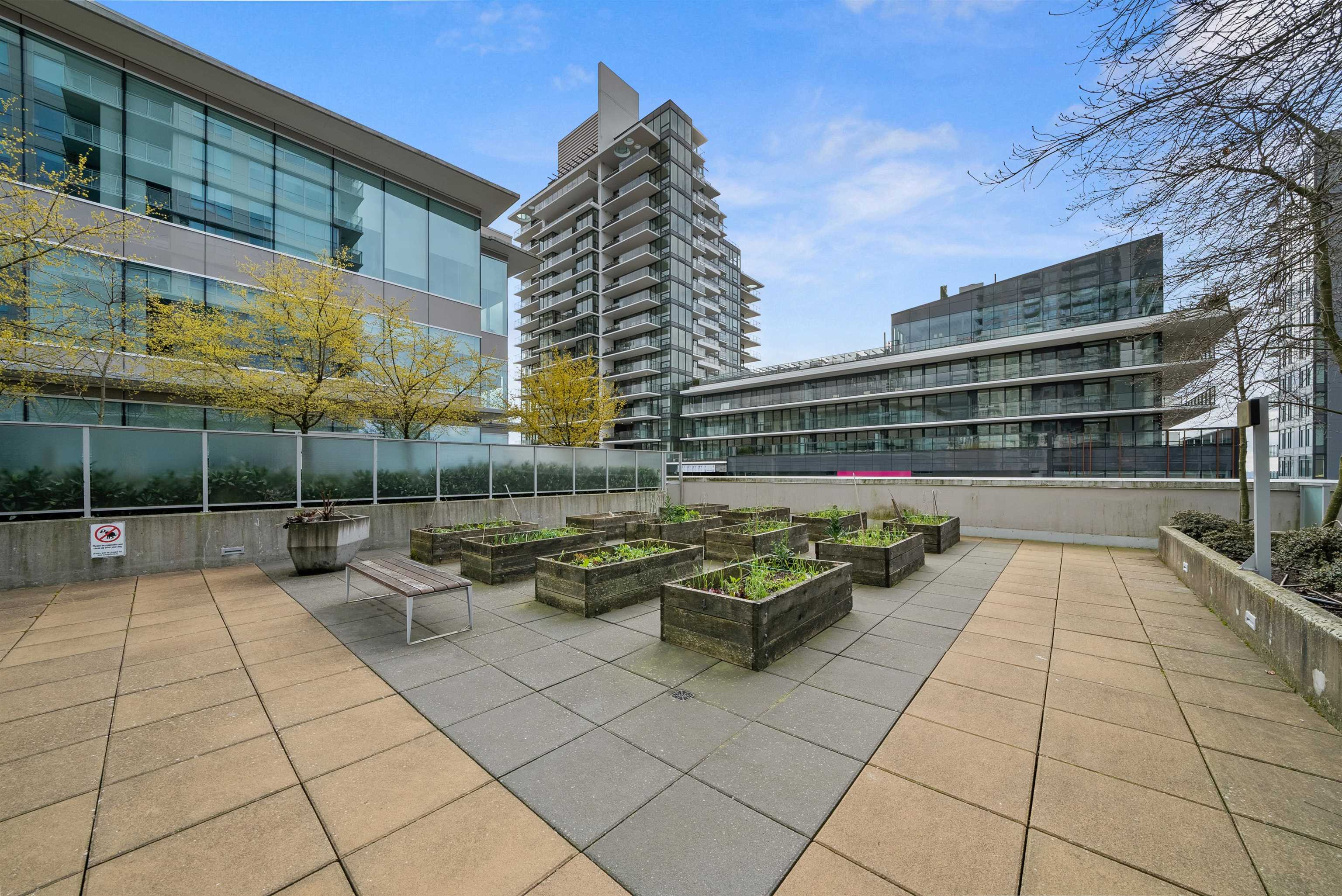 Listing image of 901 112 E 13 STREET