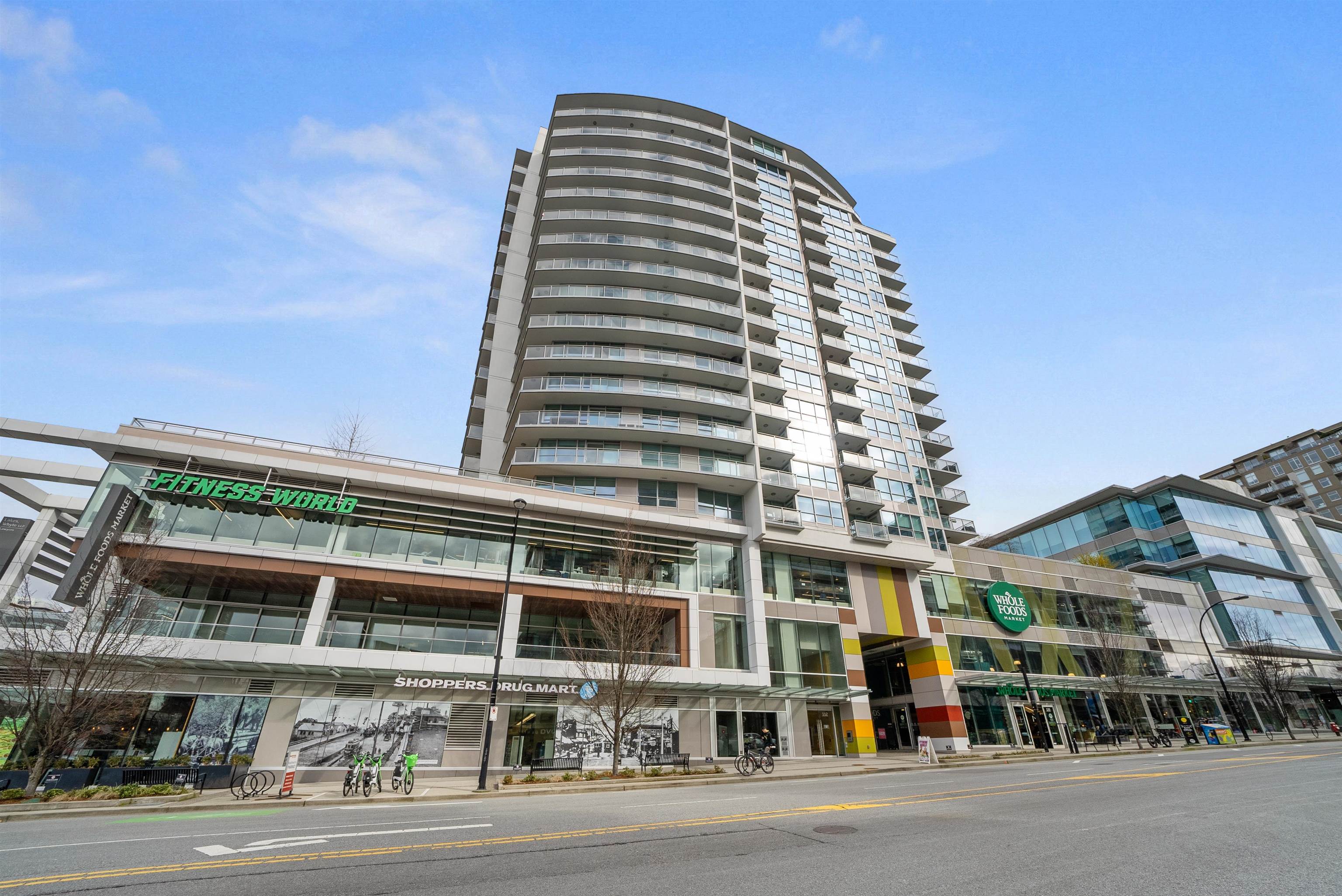 Listing image of 901 112 E 13 STREET