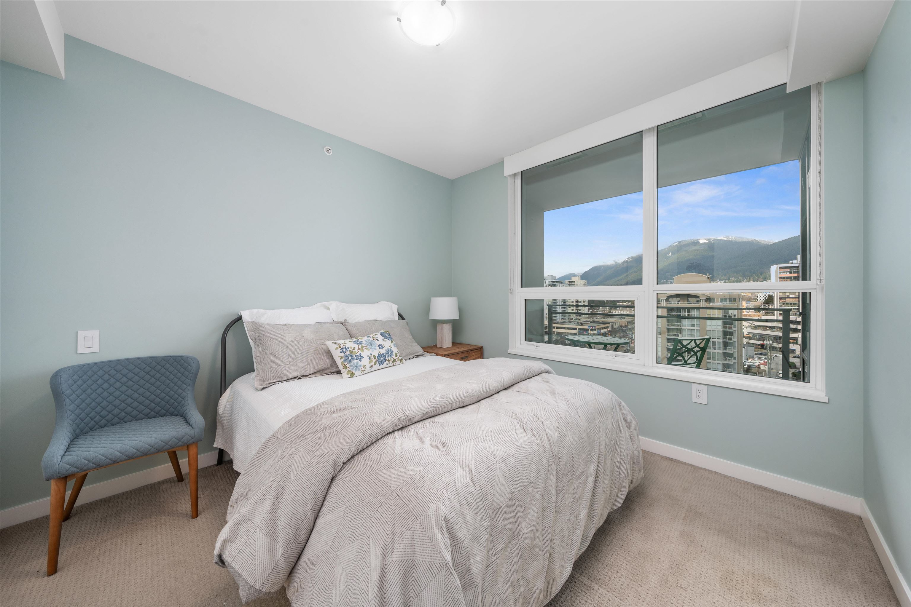 Listing image of 901 112 E 13 STREET