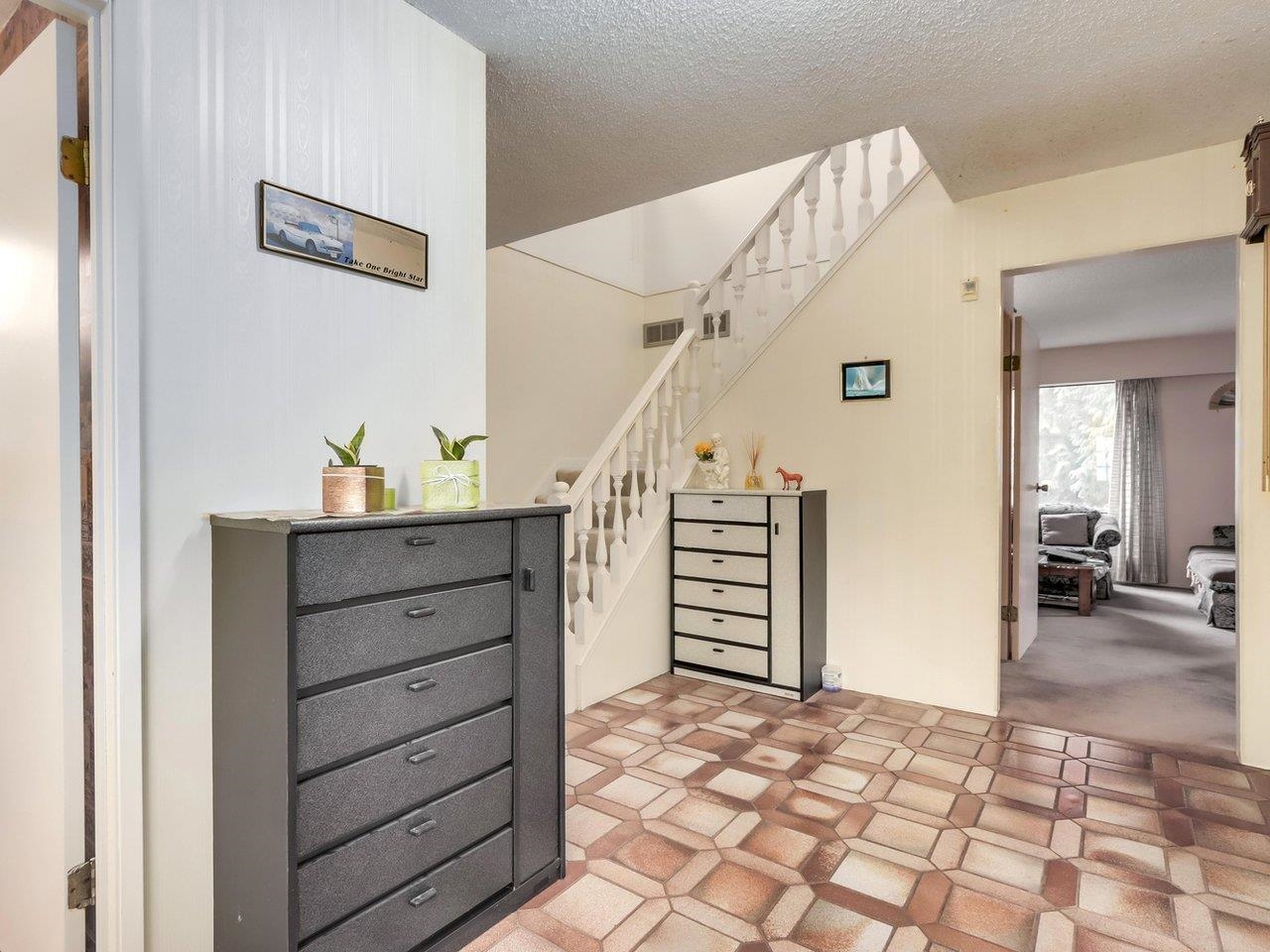 Listing image of 2027 KIRKSTONE ROAD