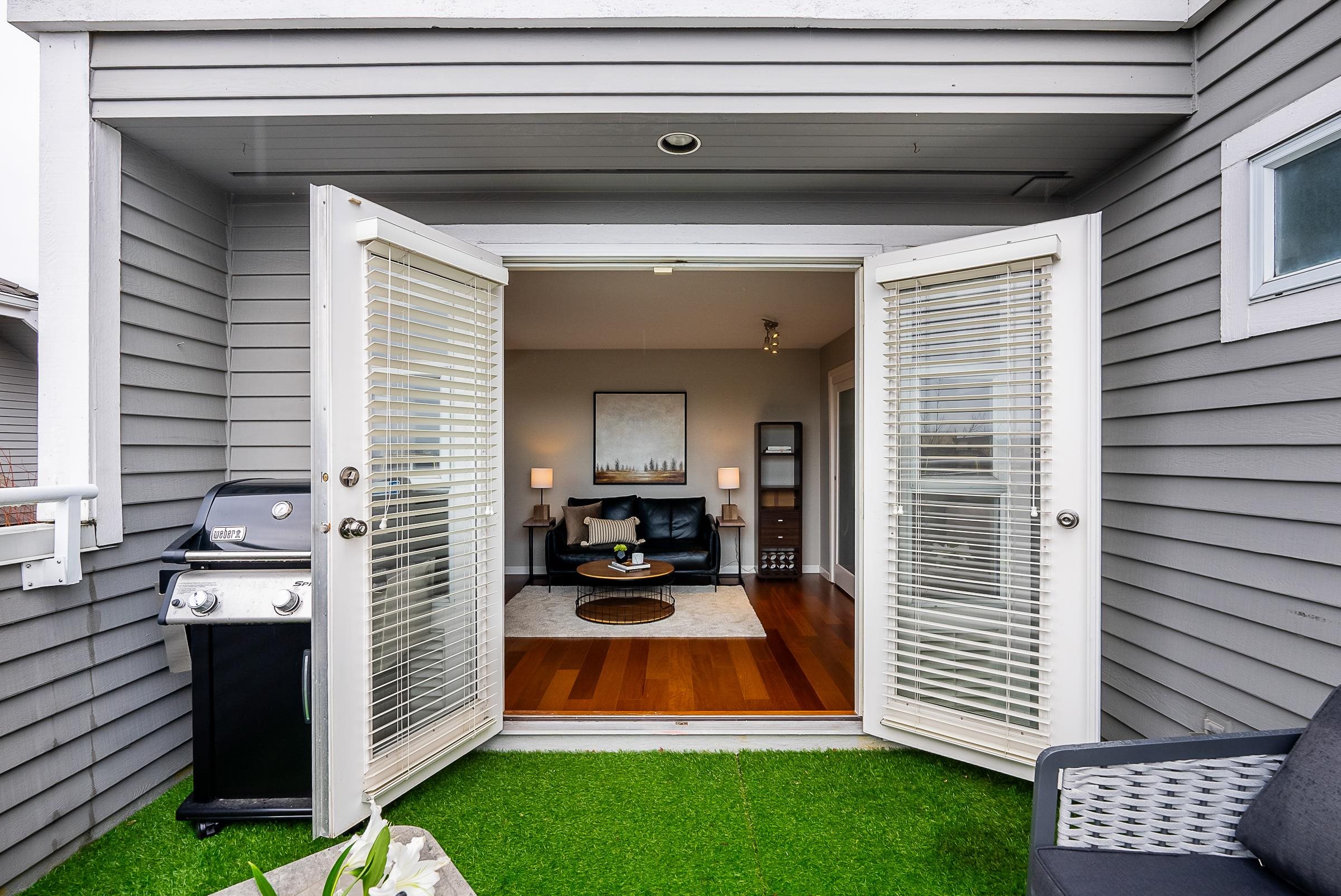 Listing image of 104 222 W 4TH STREET