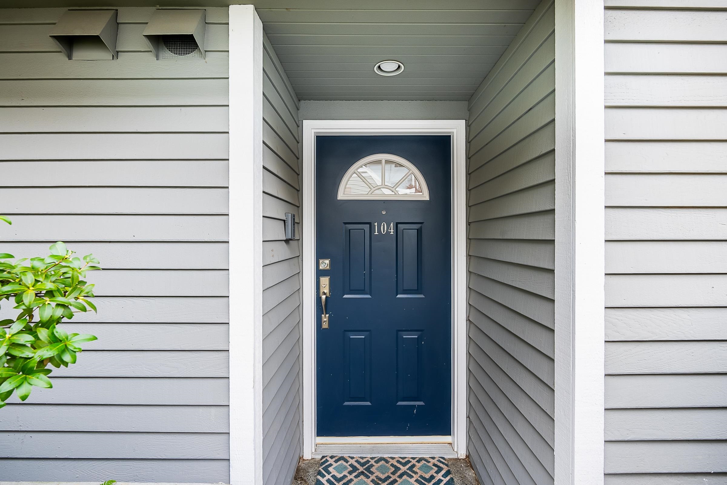 Listing image of 104 222 W 4TH STREET