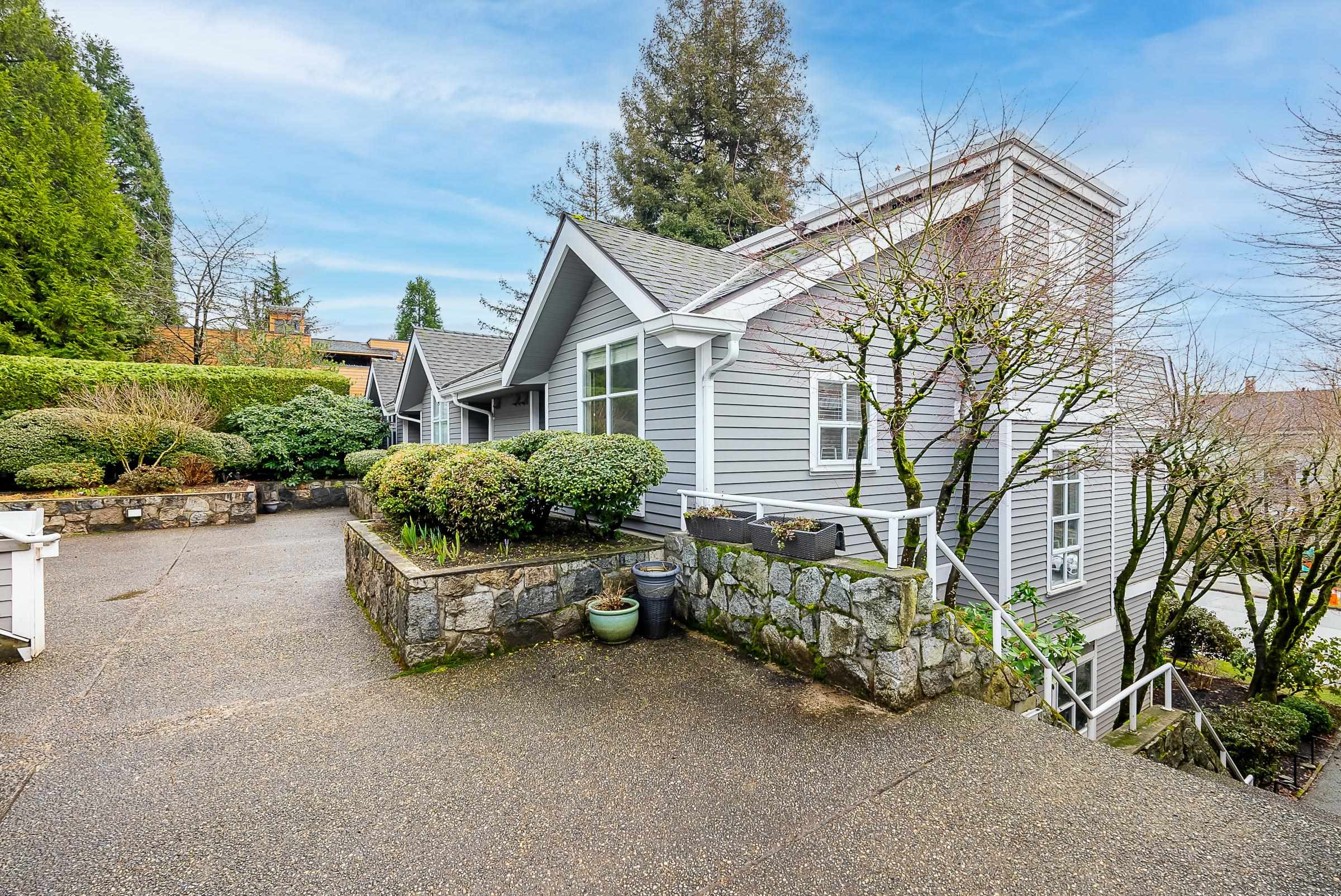 Listing image of 104 222 W 4TH STREET