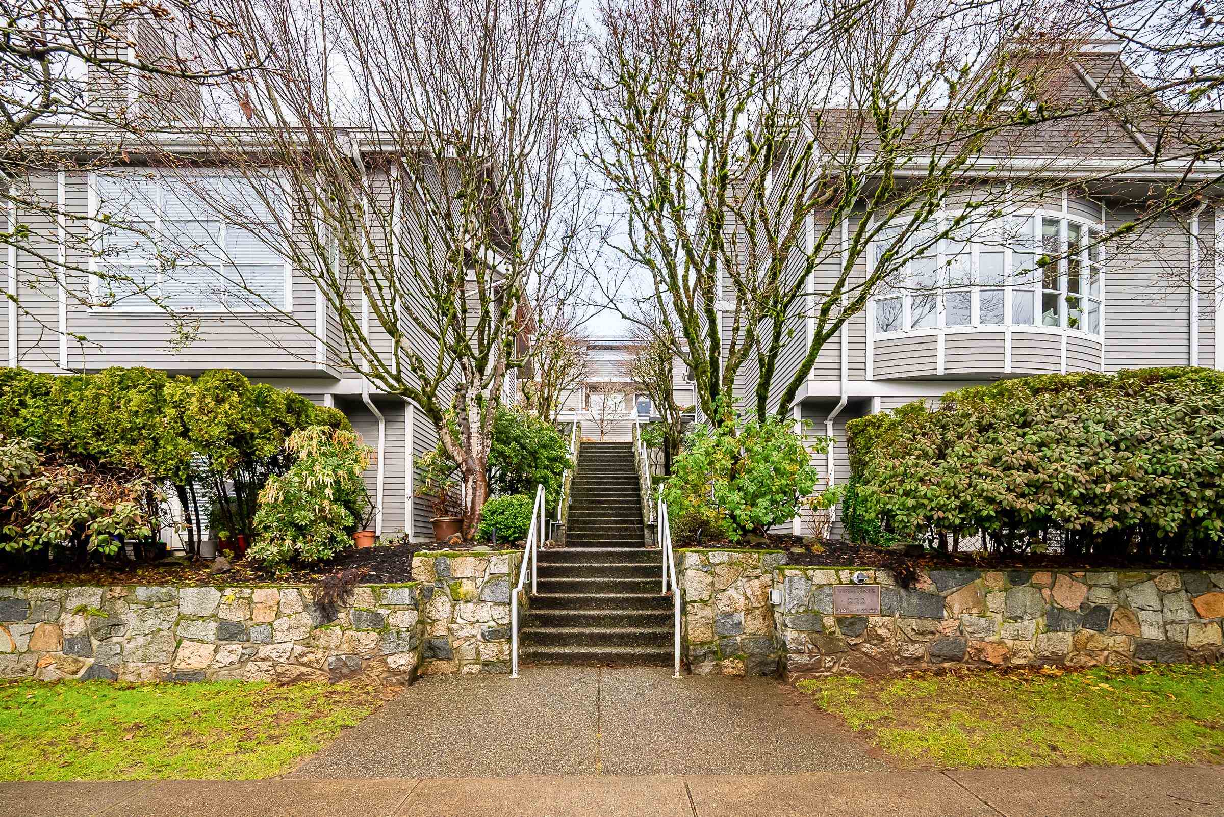 Listing image of 104 222 W 4TH STREET