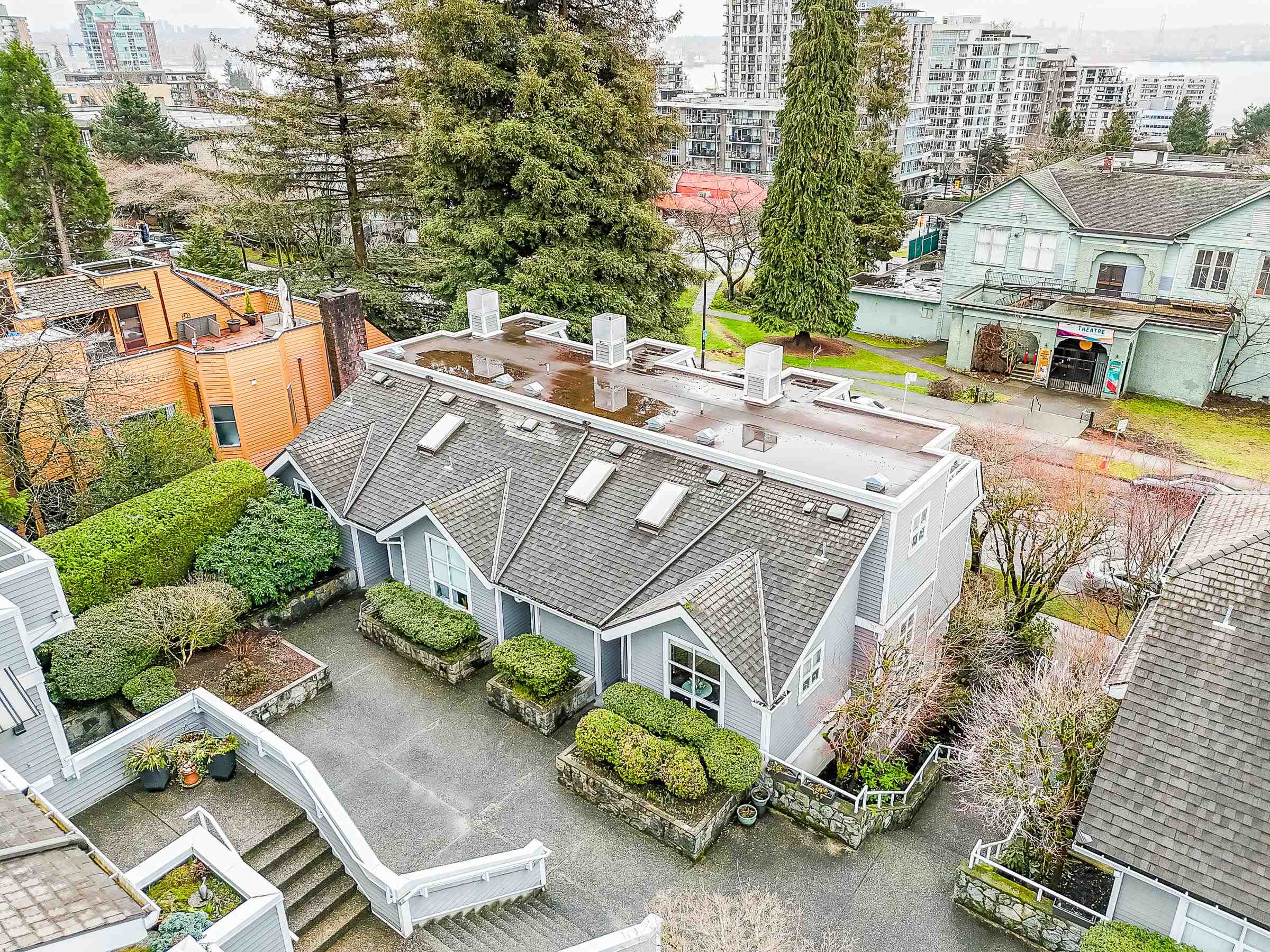 Listing image of 104 222 W 4TH STREET