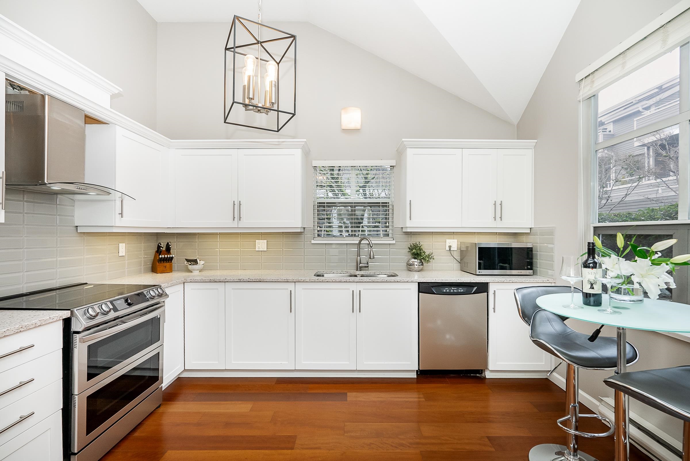 Listing image of 104 222 W 4TH STREET