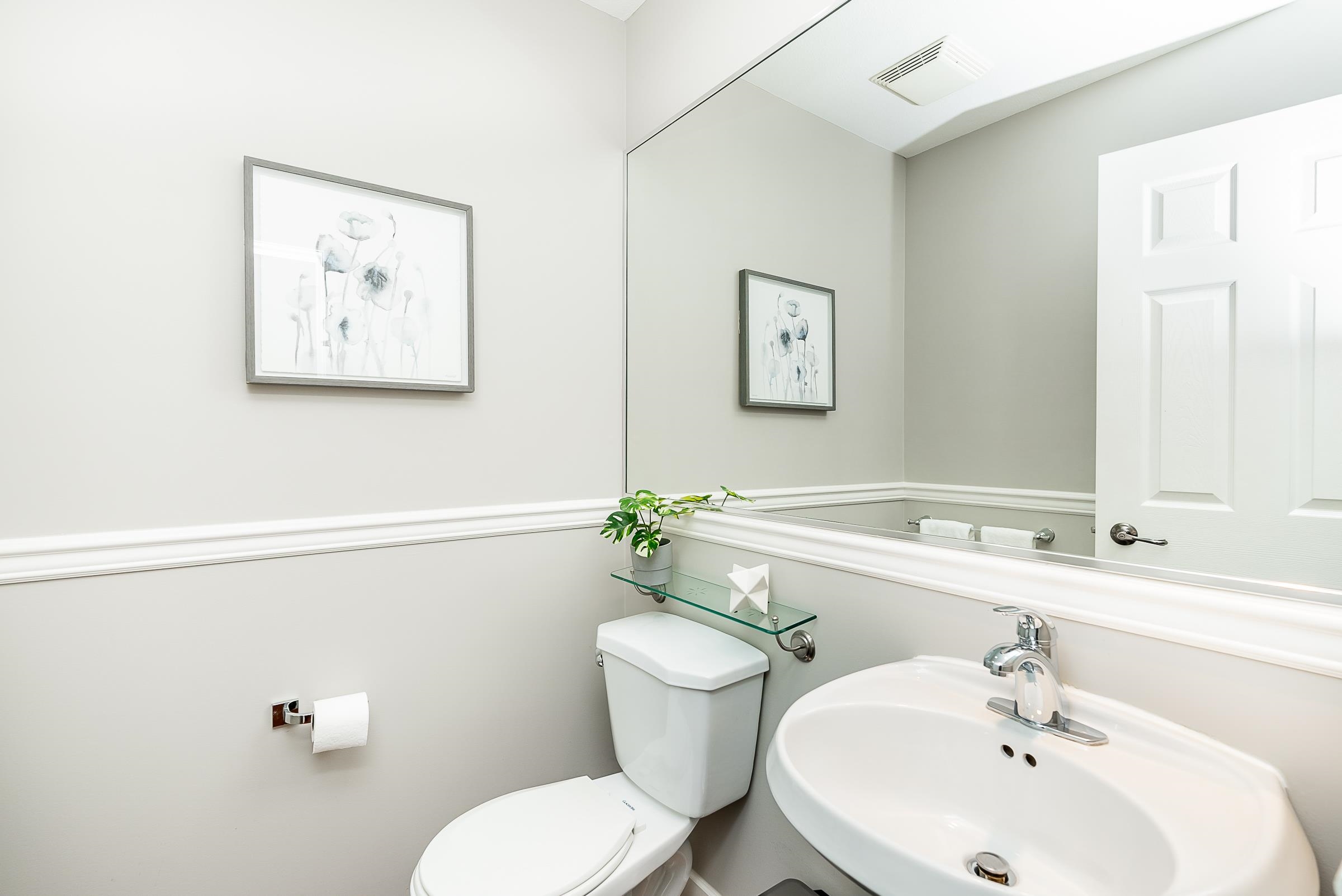 Listing image of 104 222 W 4TH STREET