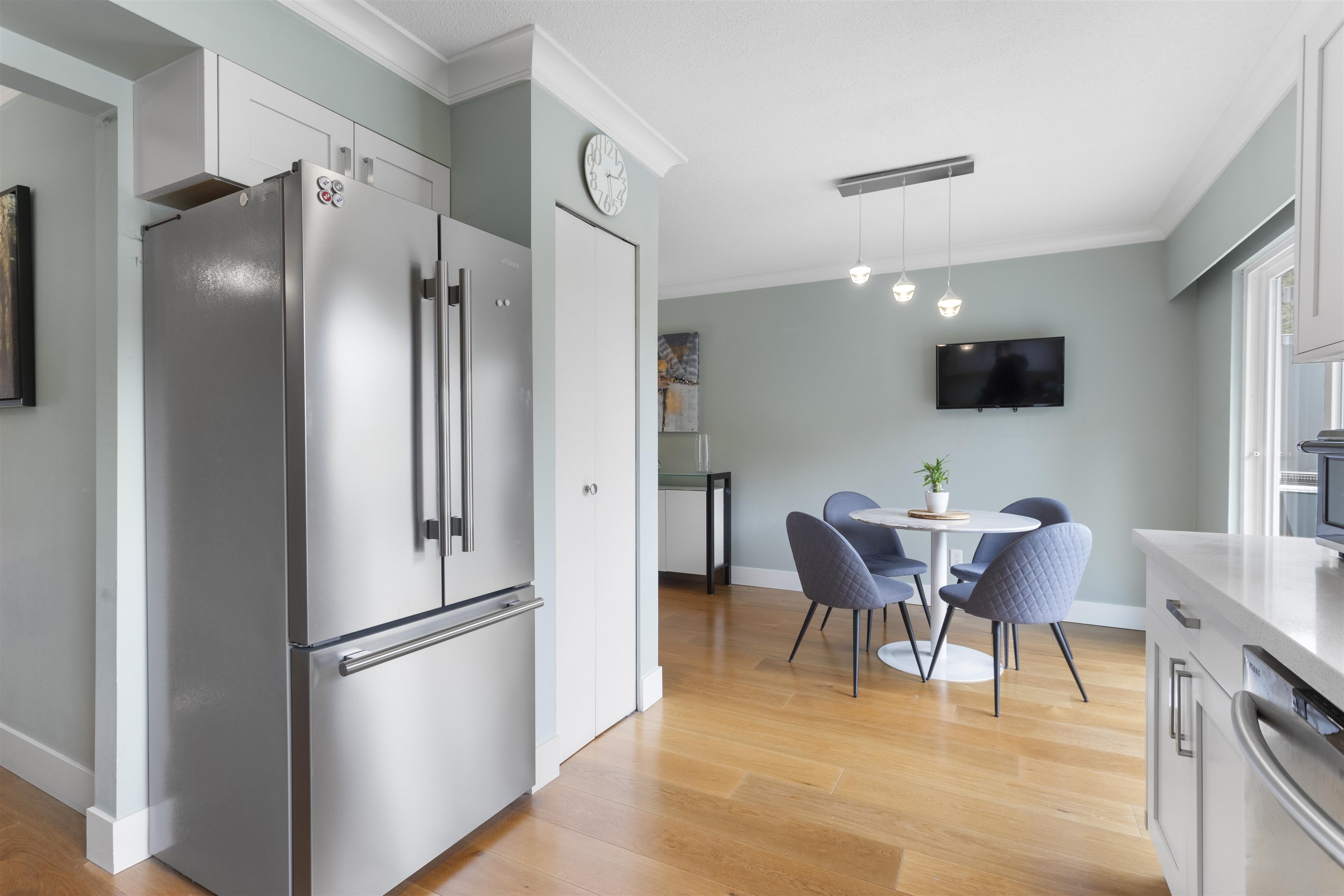 Listing image of 6389 CHATHAM STREET