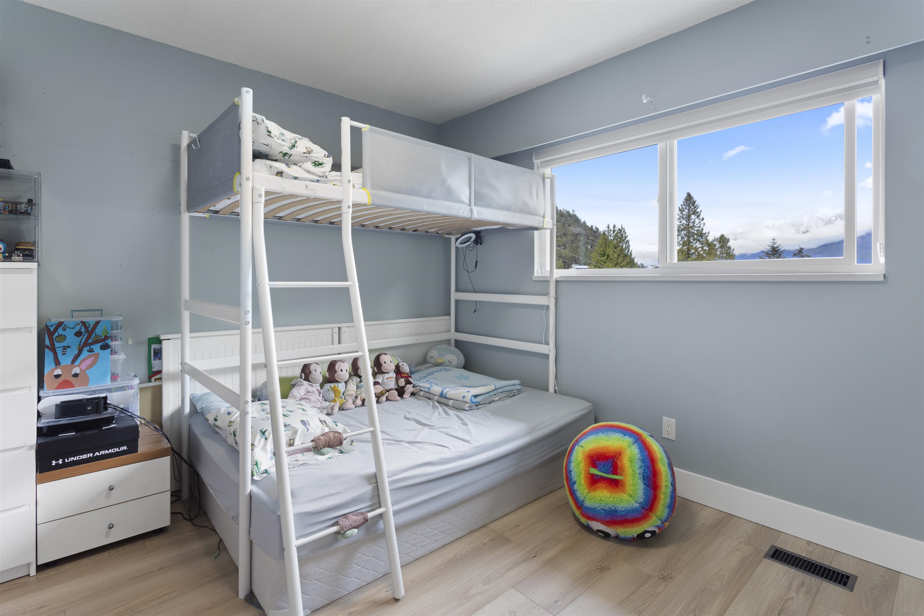 Listing image of 6389 CHATHAM STREET