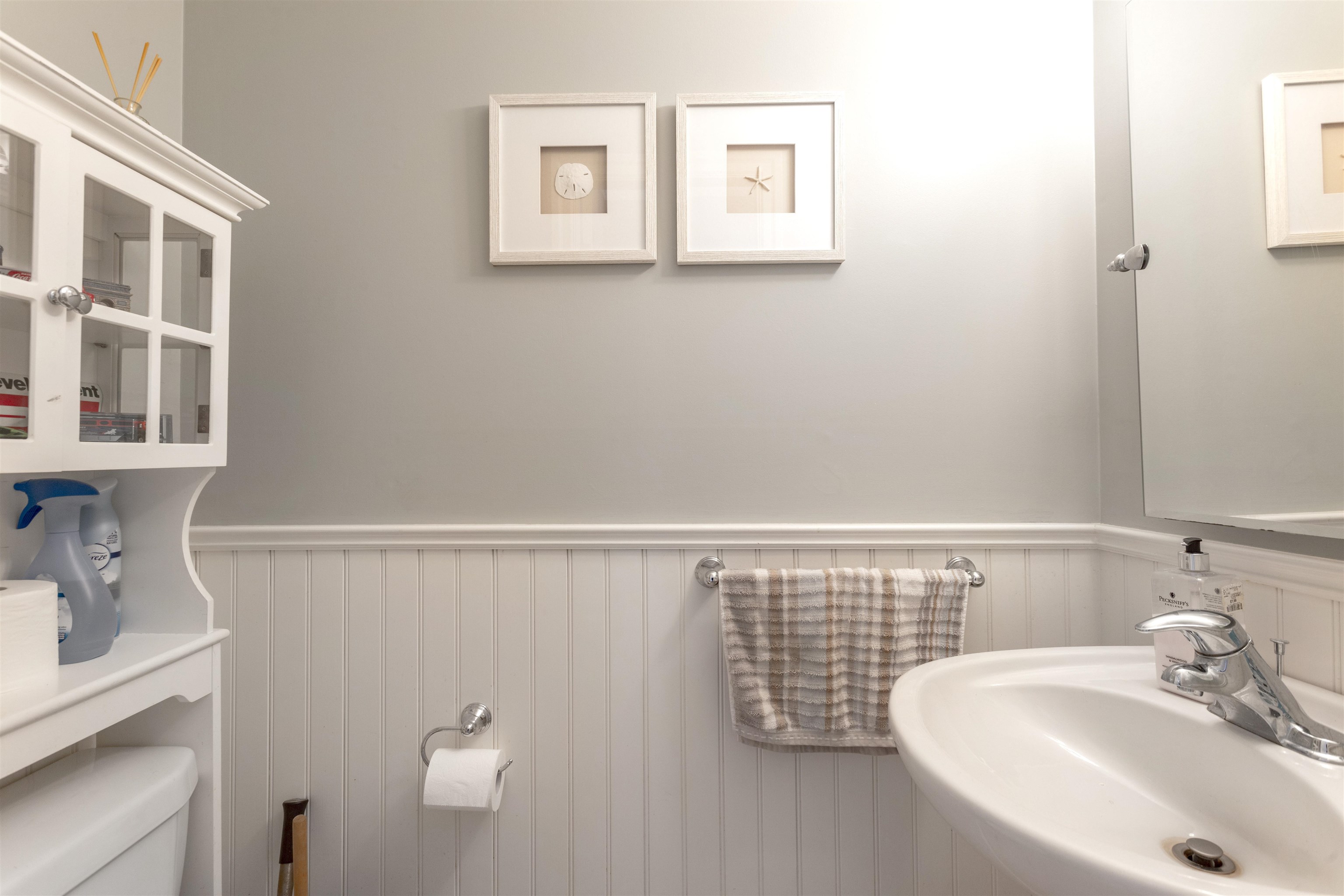 Listing image of 6389 CHATHAM STREET