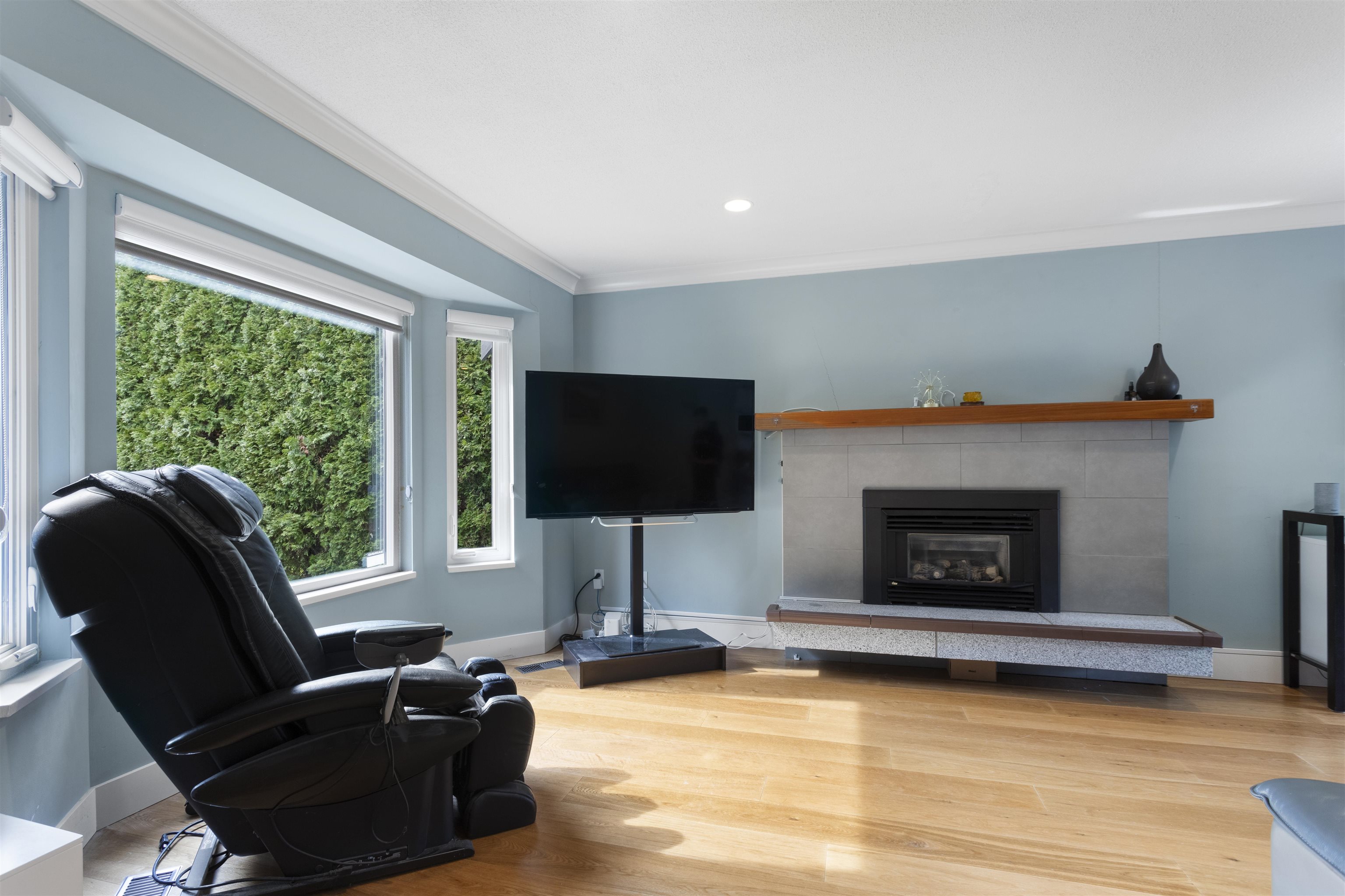 Listing image of 6389 CHATHAM STREET
