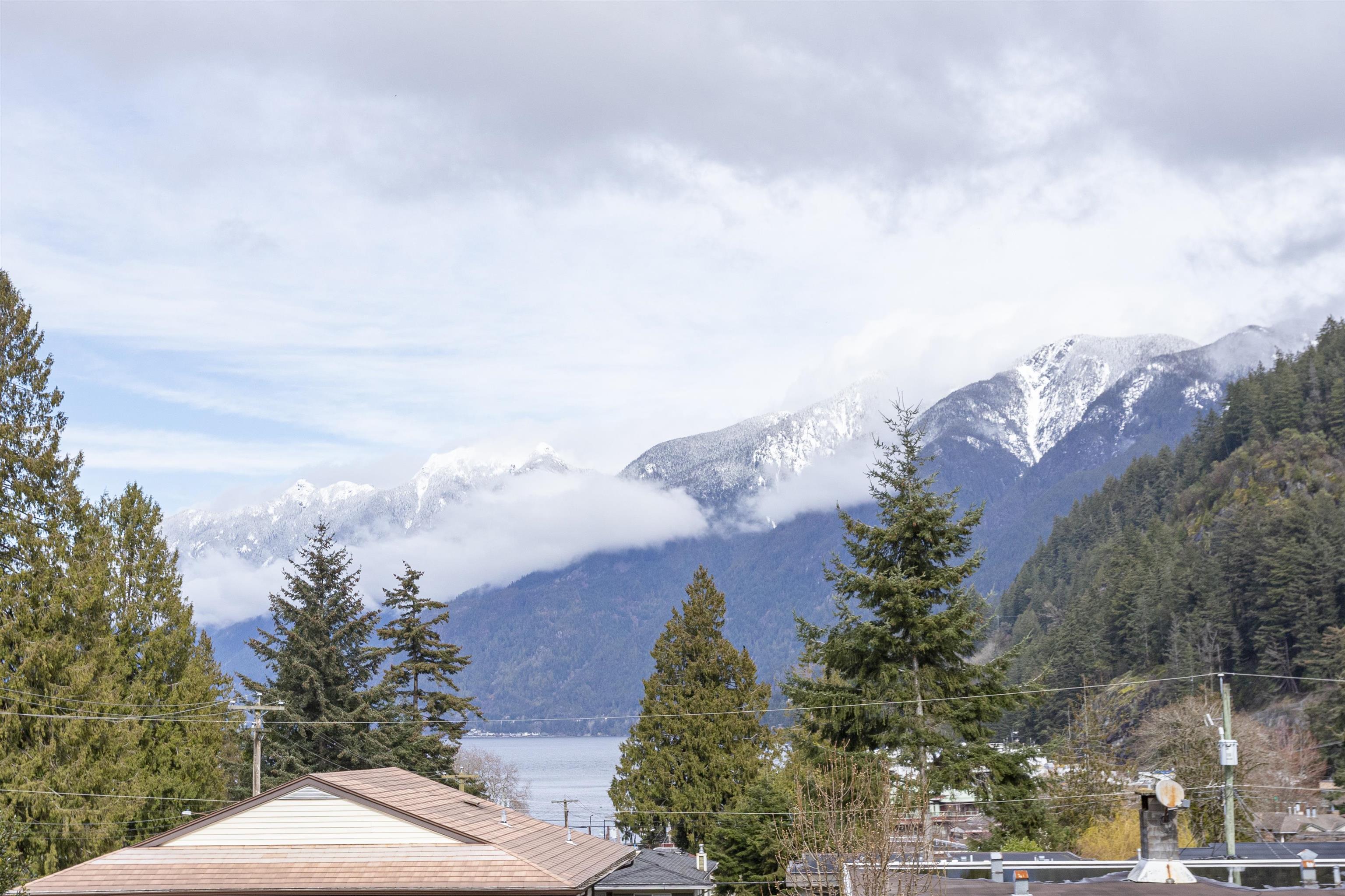 Listing image of 6389 CHATHAM STREET