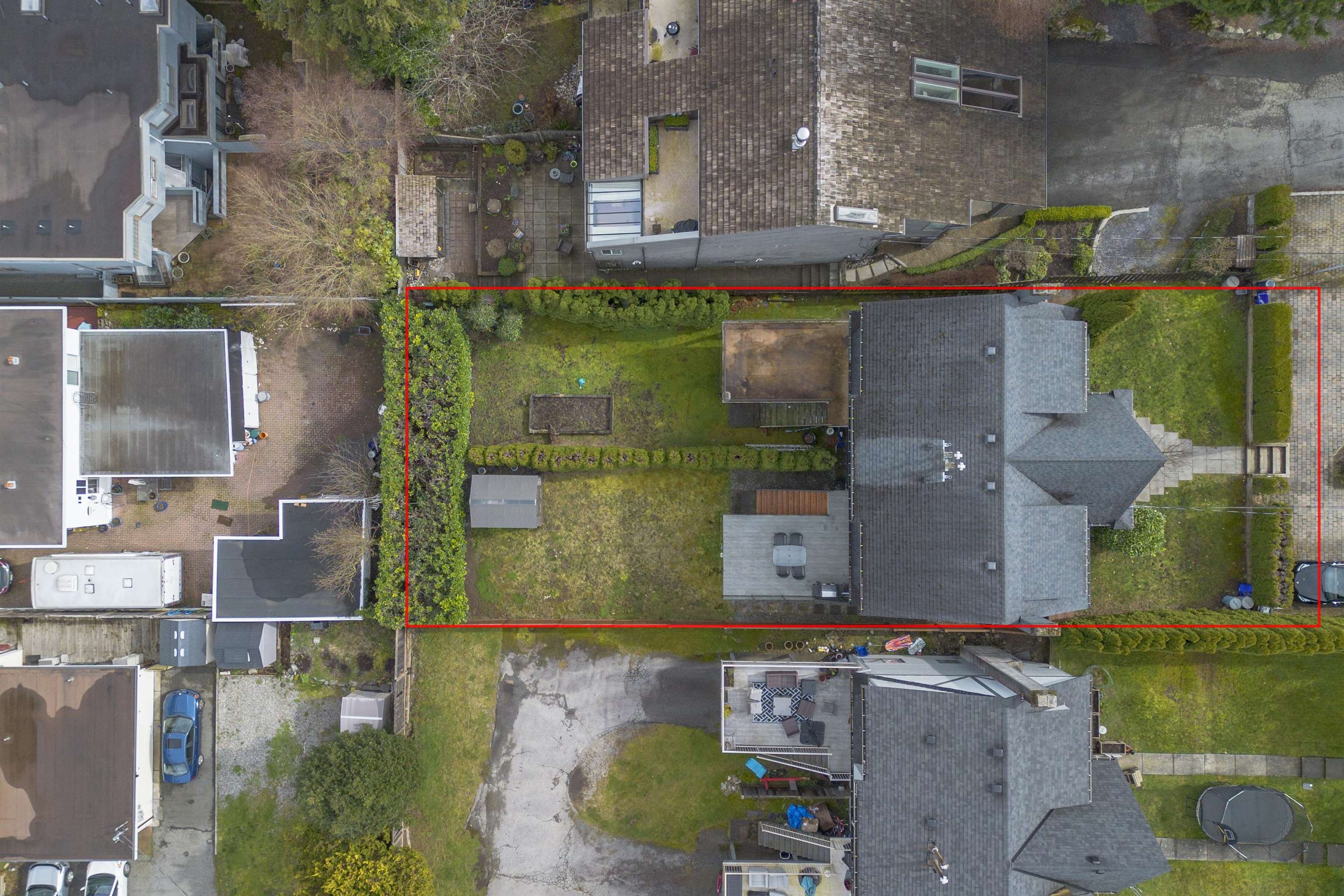 Listing image of 6389 CHATHAM STREET