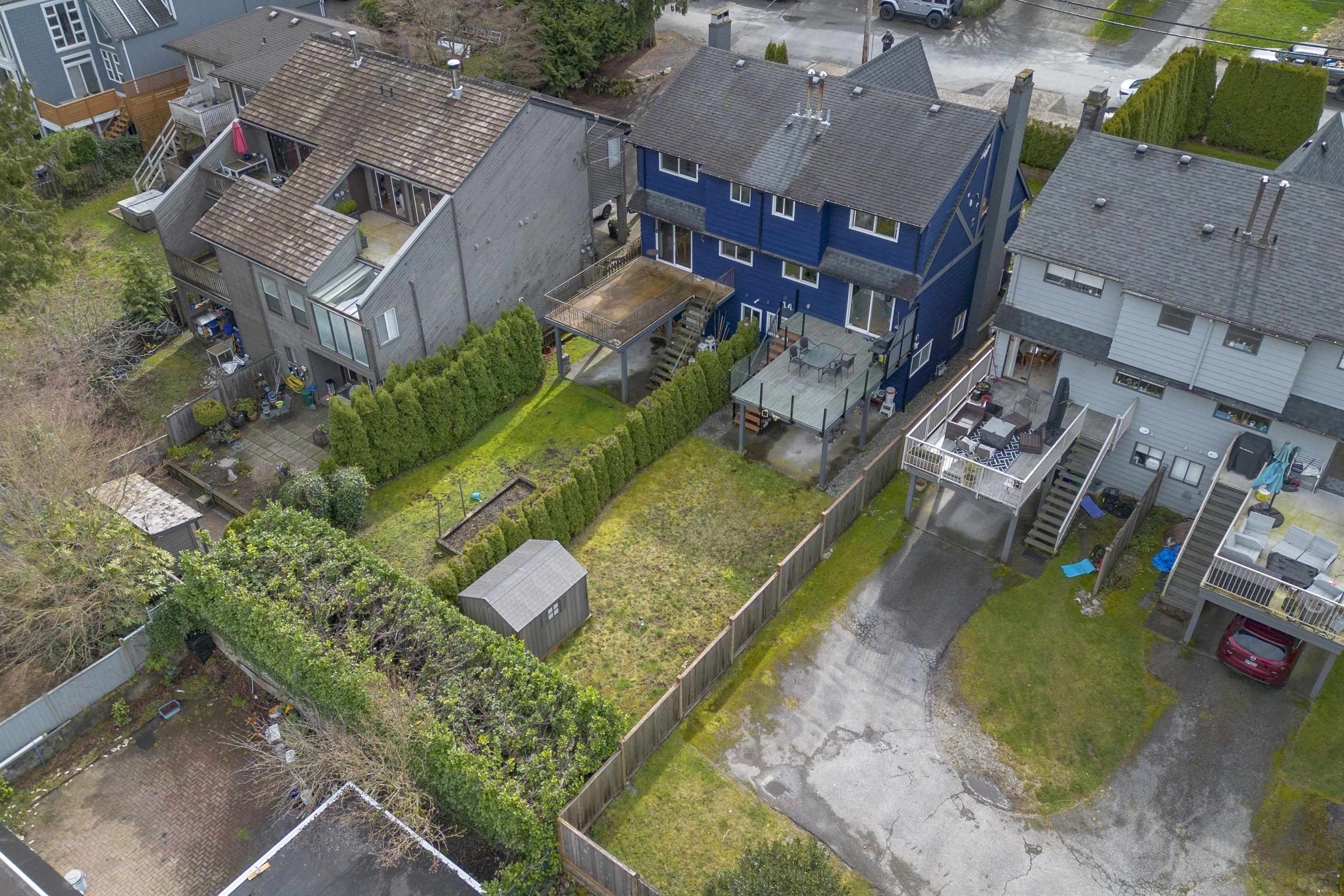 Listing image of 6389 CHATHAM STREET