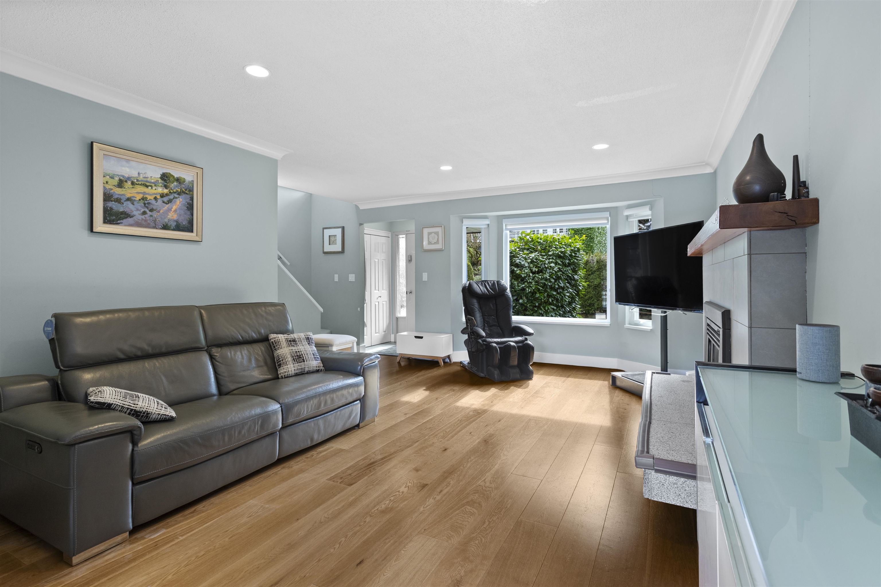 Listing image of 6389 CHATHAM STREET