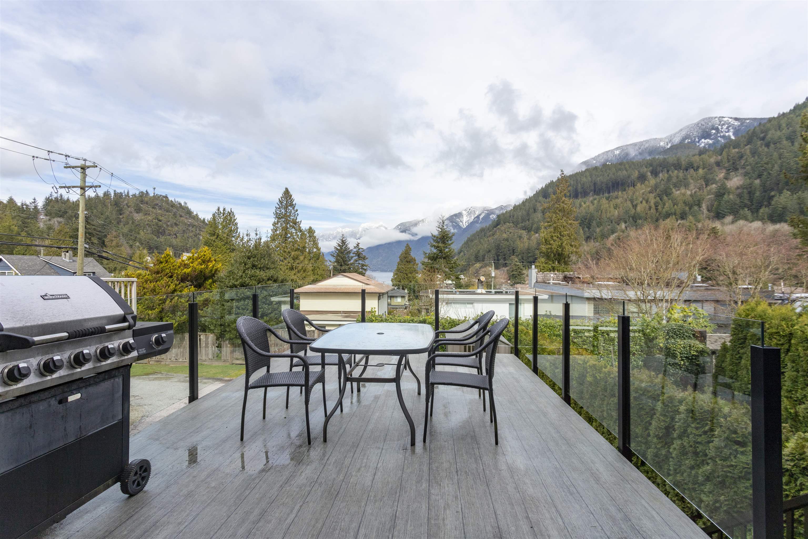 Listing image of 6389 CHATHAM STREET