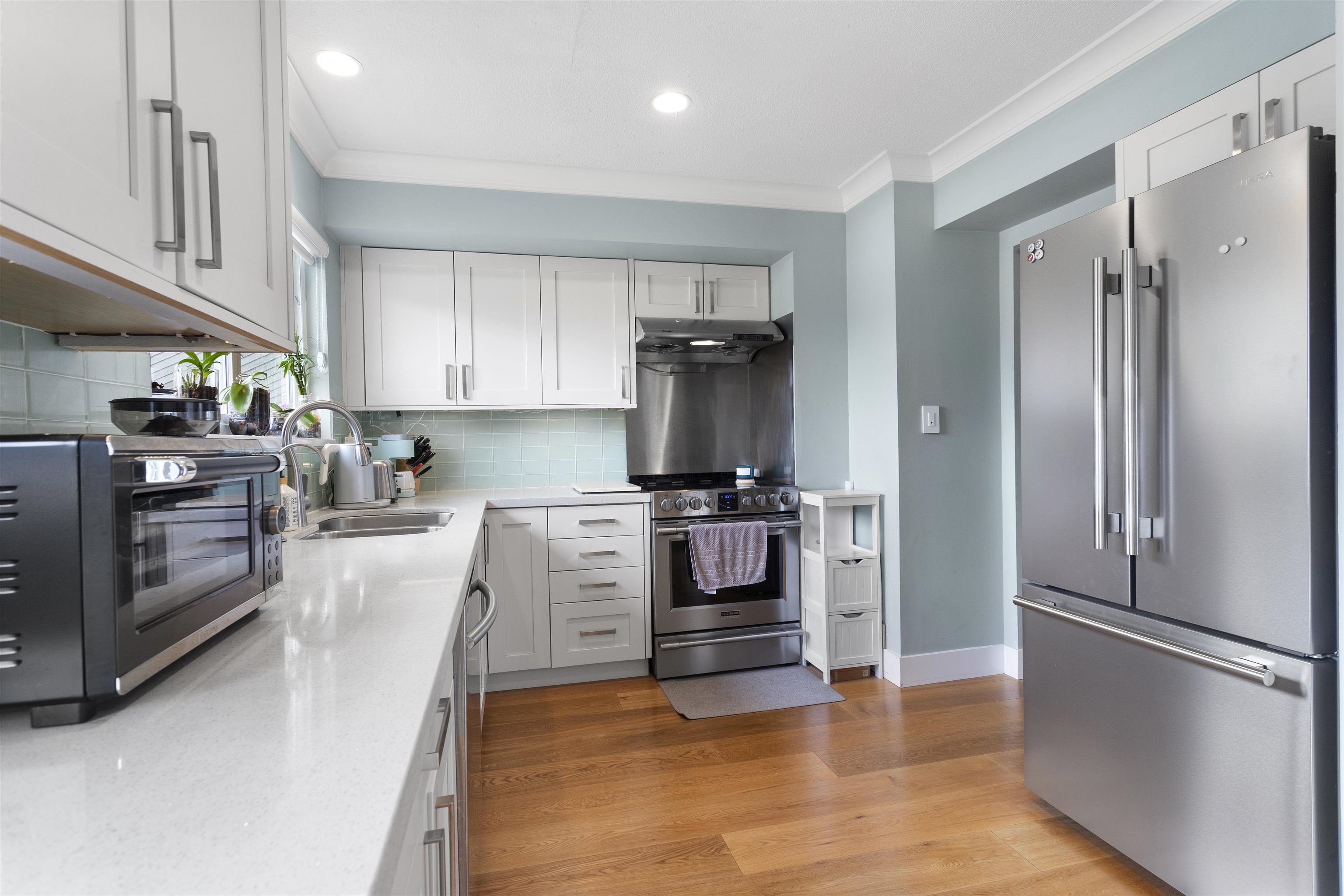 Listing image of 6389 CHATHAM STREET