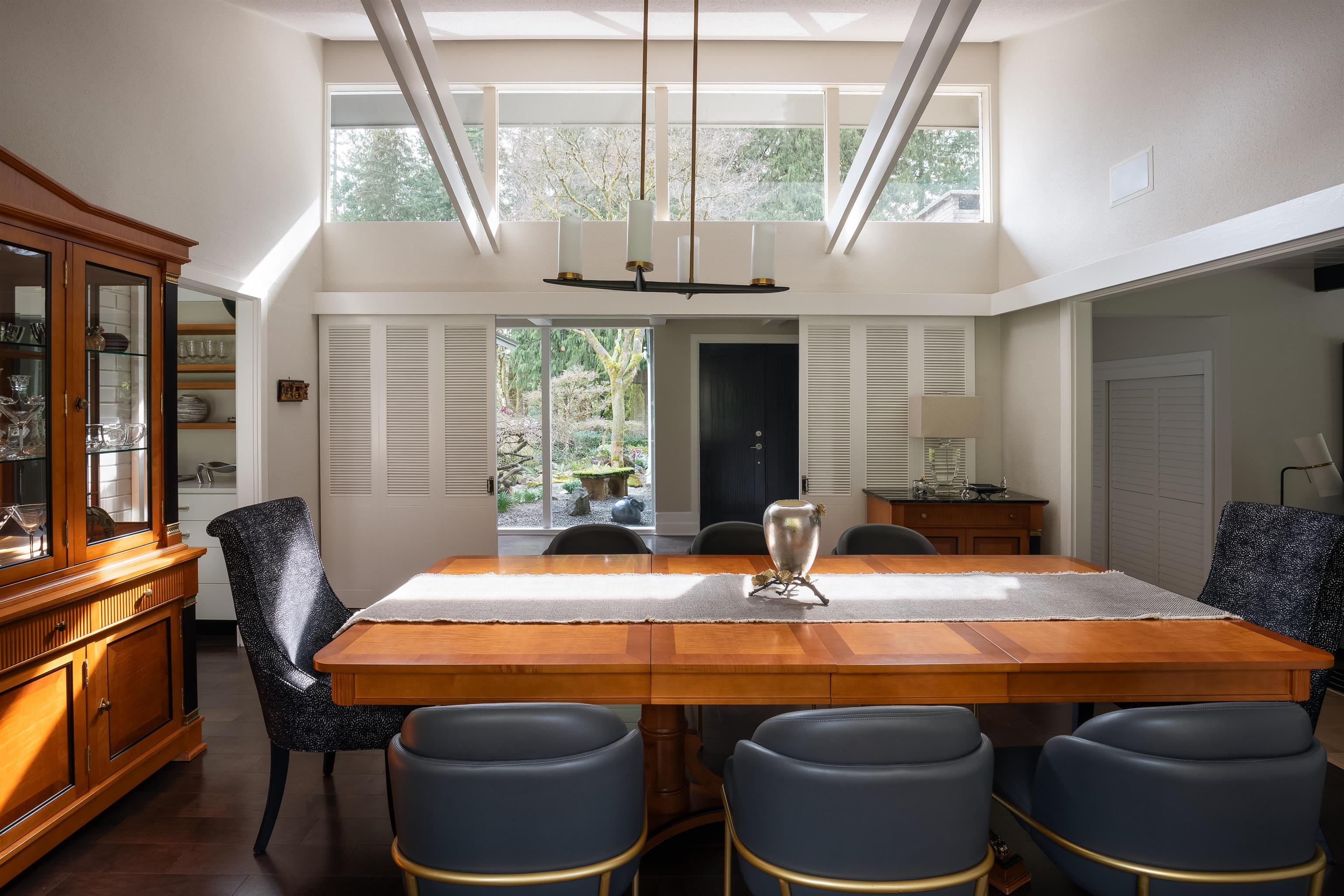 Listing image of 425 RABBIT LANE