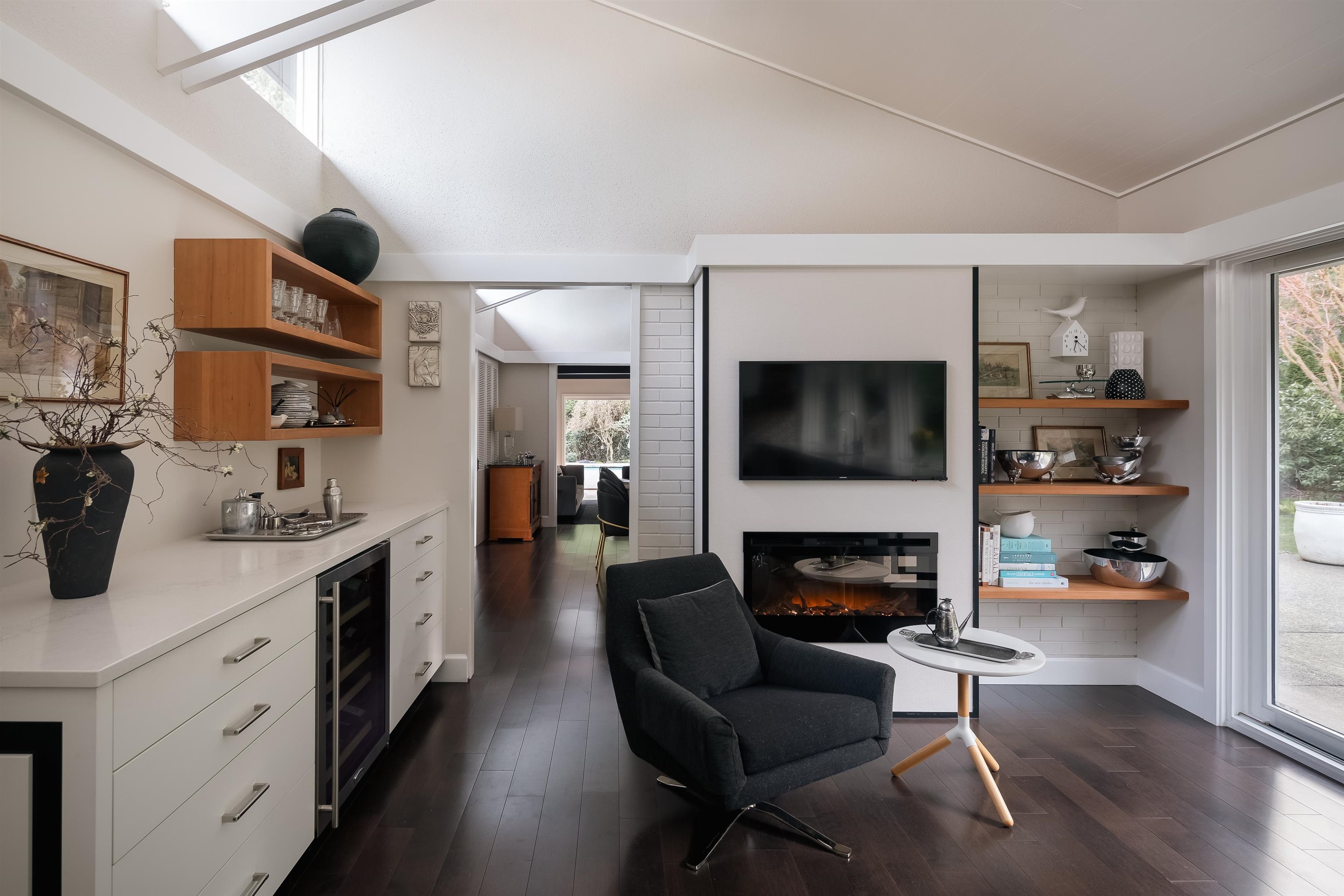 Listing image of 425 RABBIT LANE