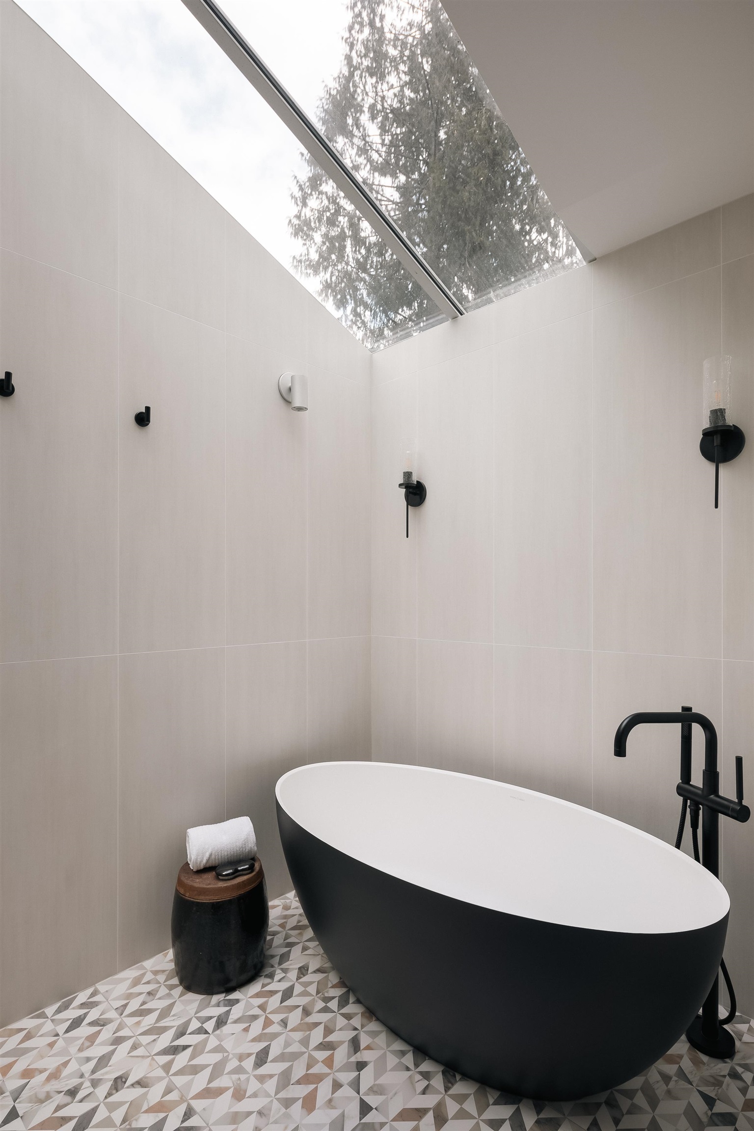 Listing image of 425 RABBIT LANE
