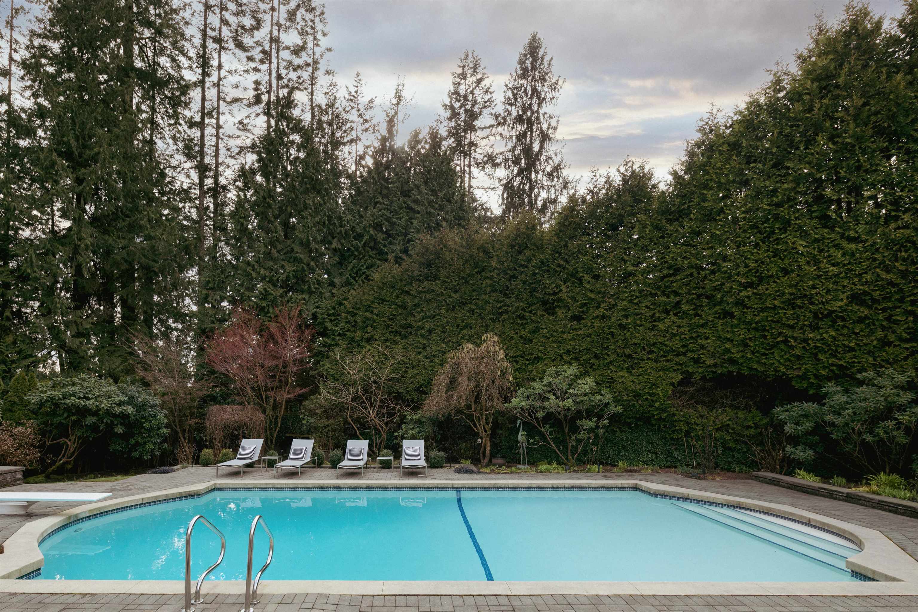 Listing image of 425 RABBIT LANE