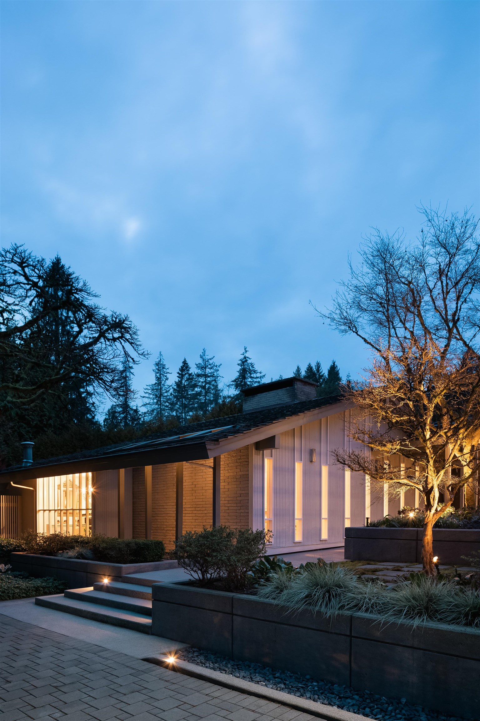 Listing image of 425 RABBIT LANE