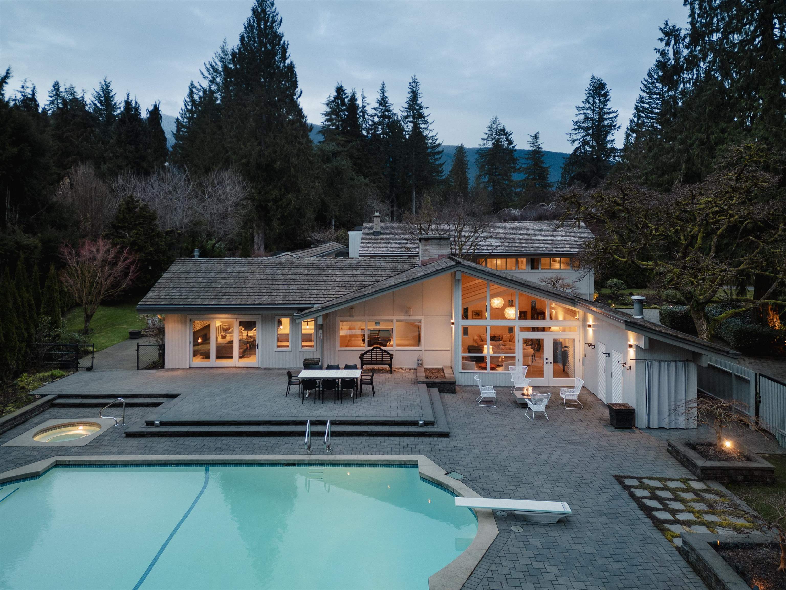 Listing image of 425 RABBIT LANE