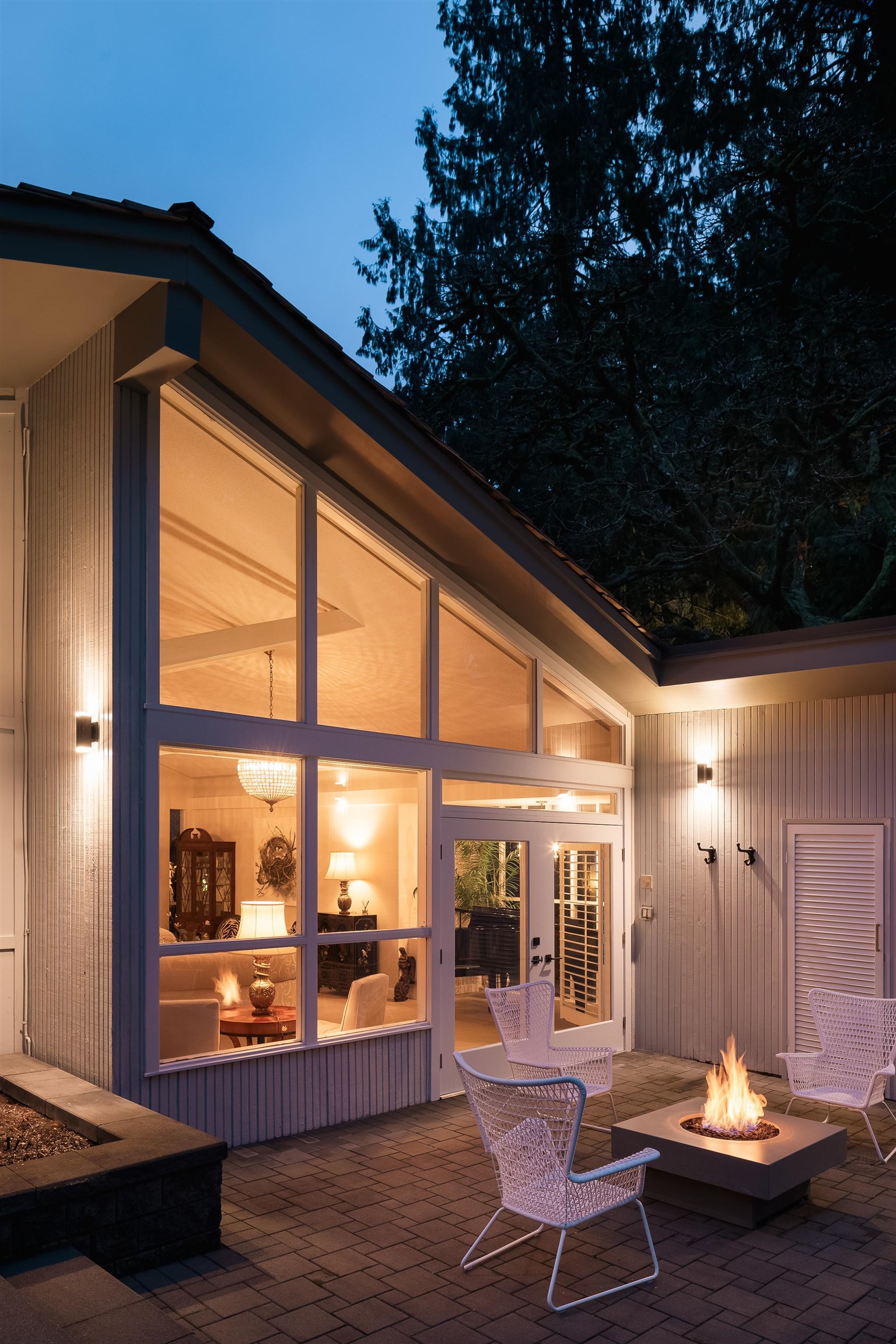 Listing image of 425 RABBIT LANE