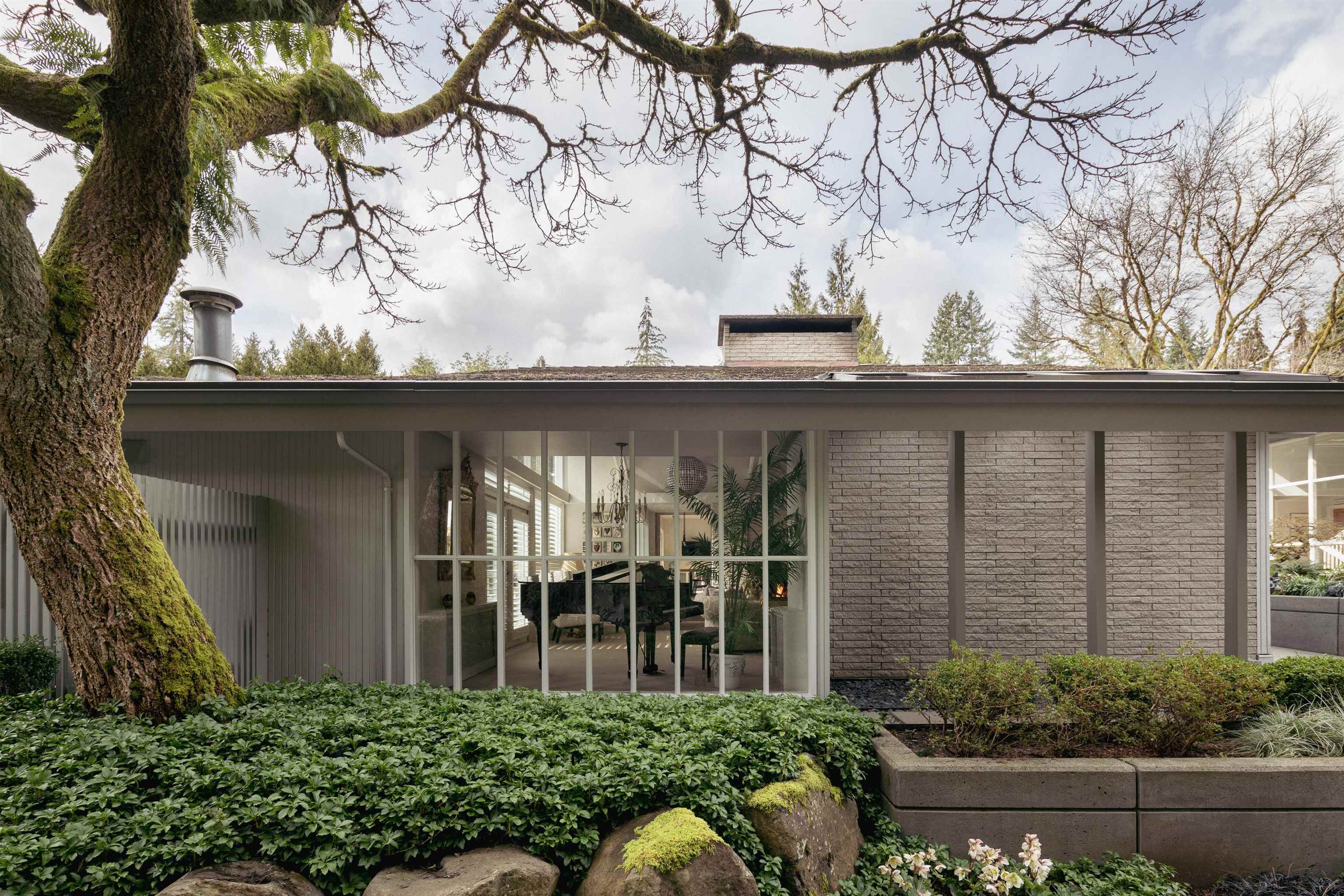 Listing image of 425 RABBIT LANE