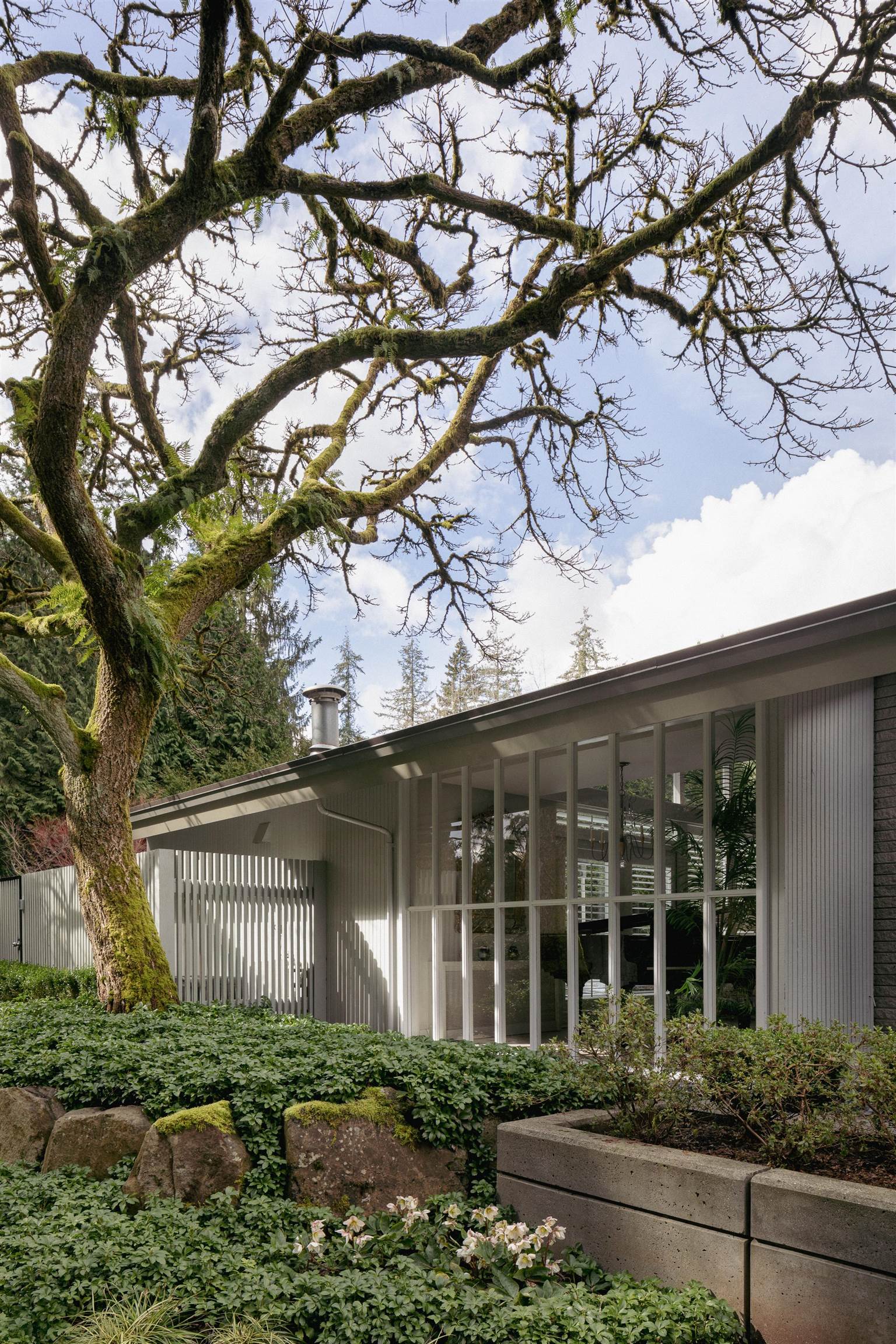 Listing image of 425 RABBIT LANE