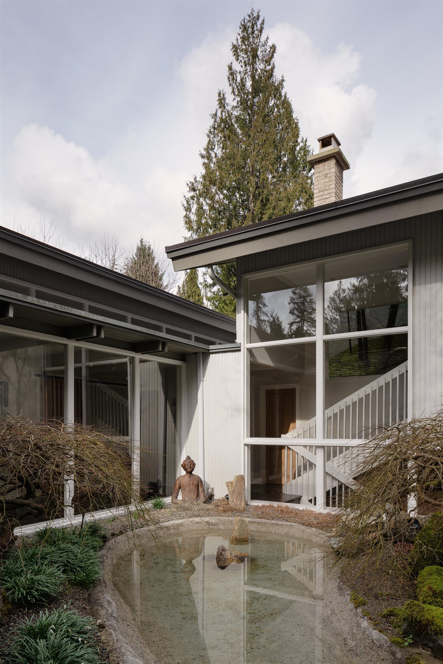 Listing image of 425 RABBIT LANE