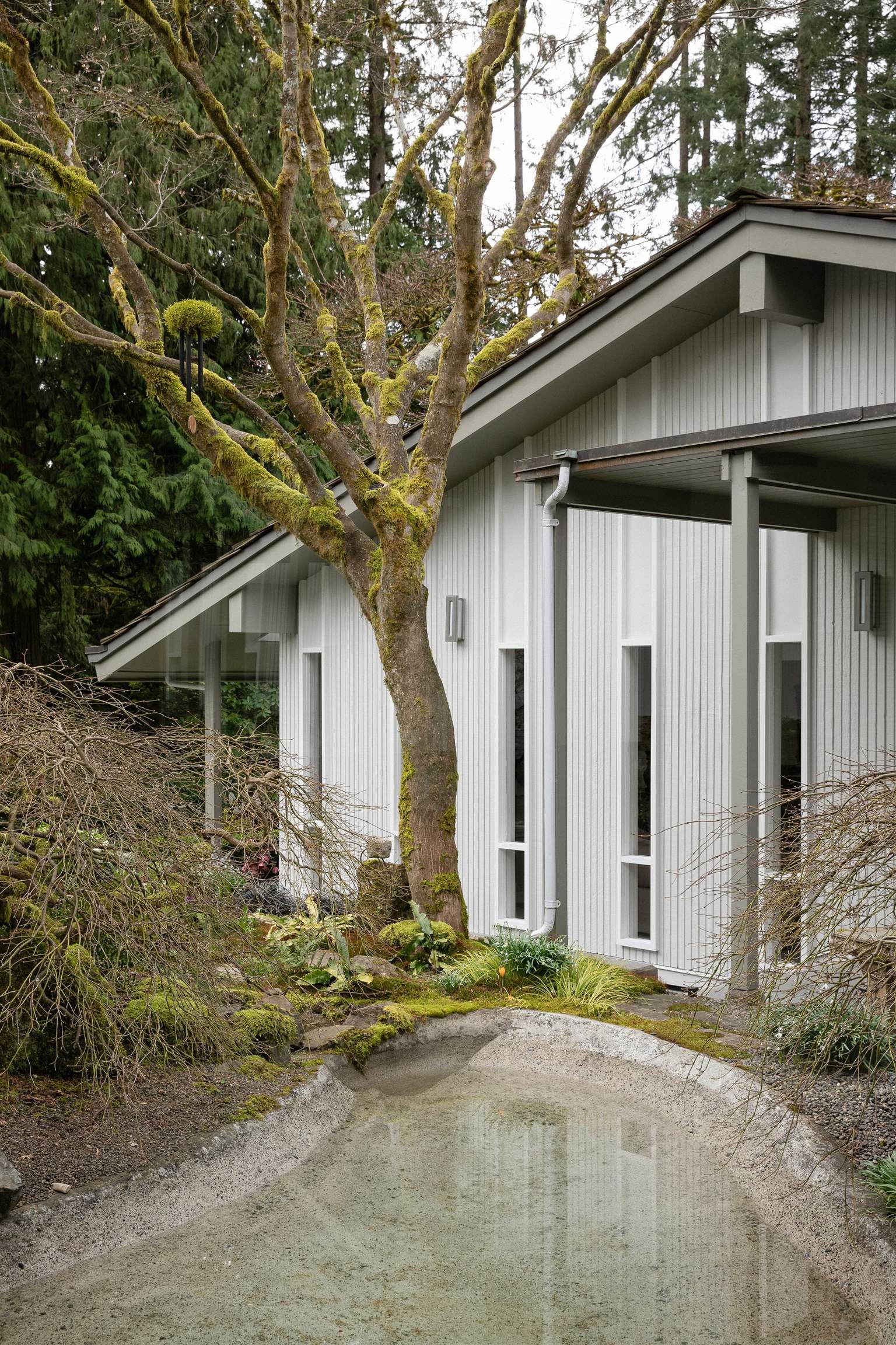 Listing image of 425 RABBIT LANE
