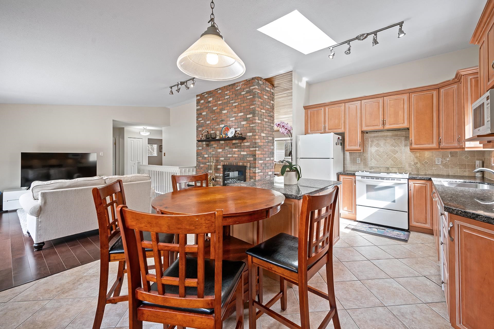 Listing image of 4130 RUSSELL COURT