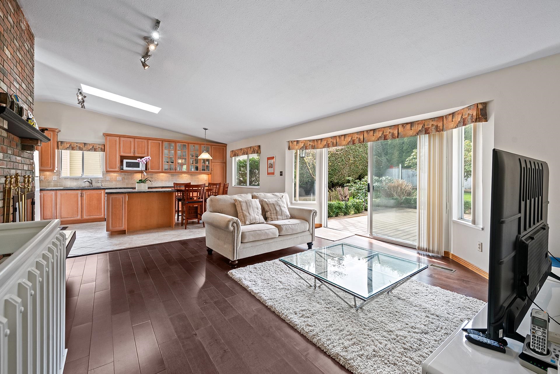 Listing image of 4130 RUSSELL COURT