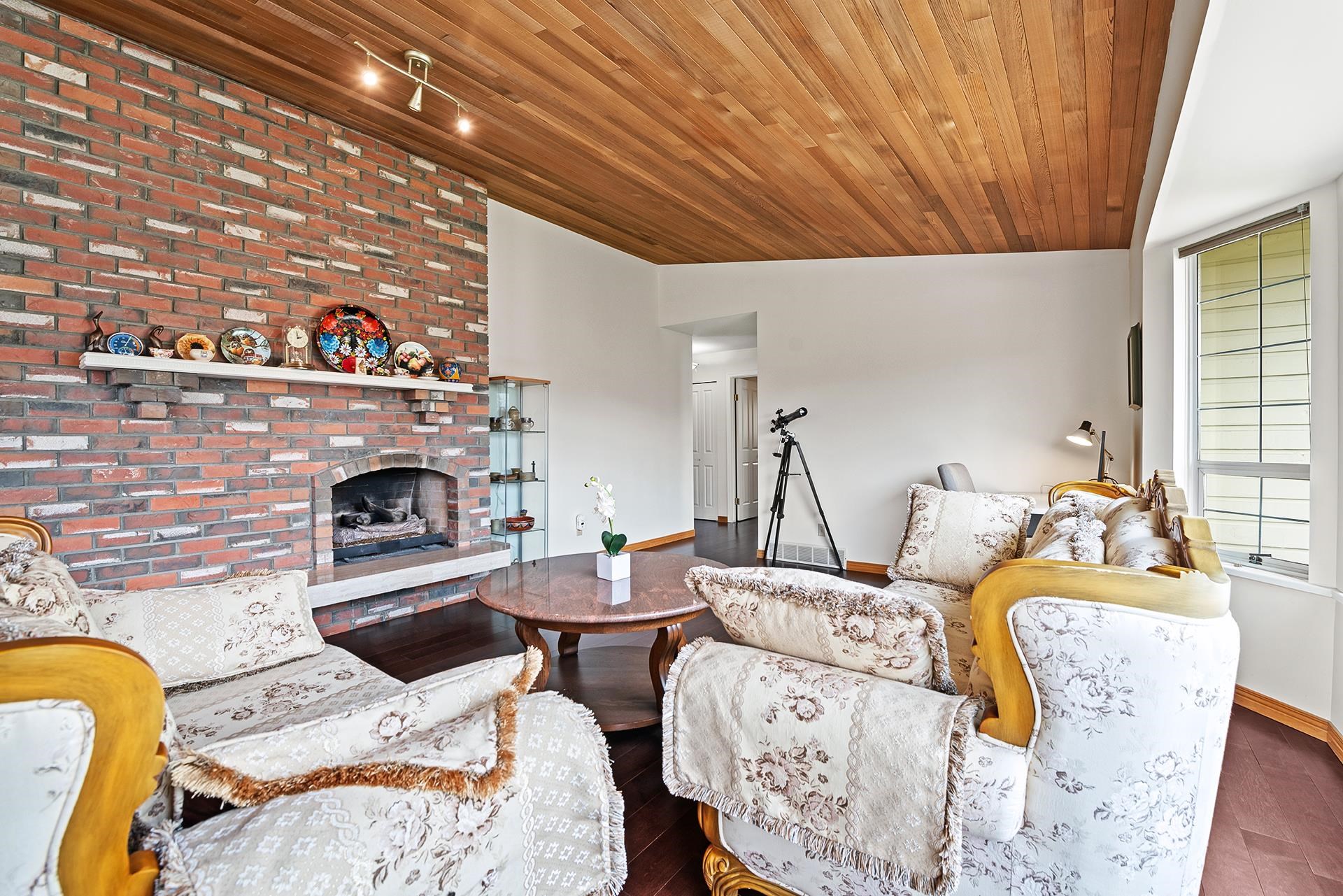 Listing image of 4130 RUSSELL COURT