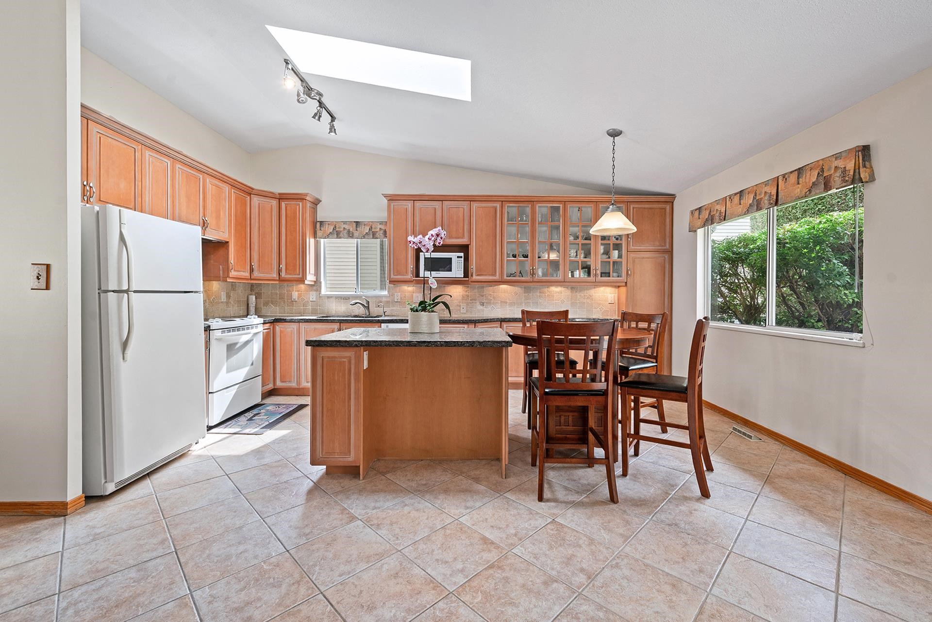 Listing image of 4130 RUSSELL COURT