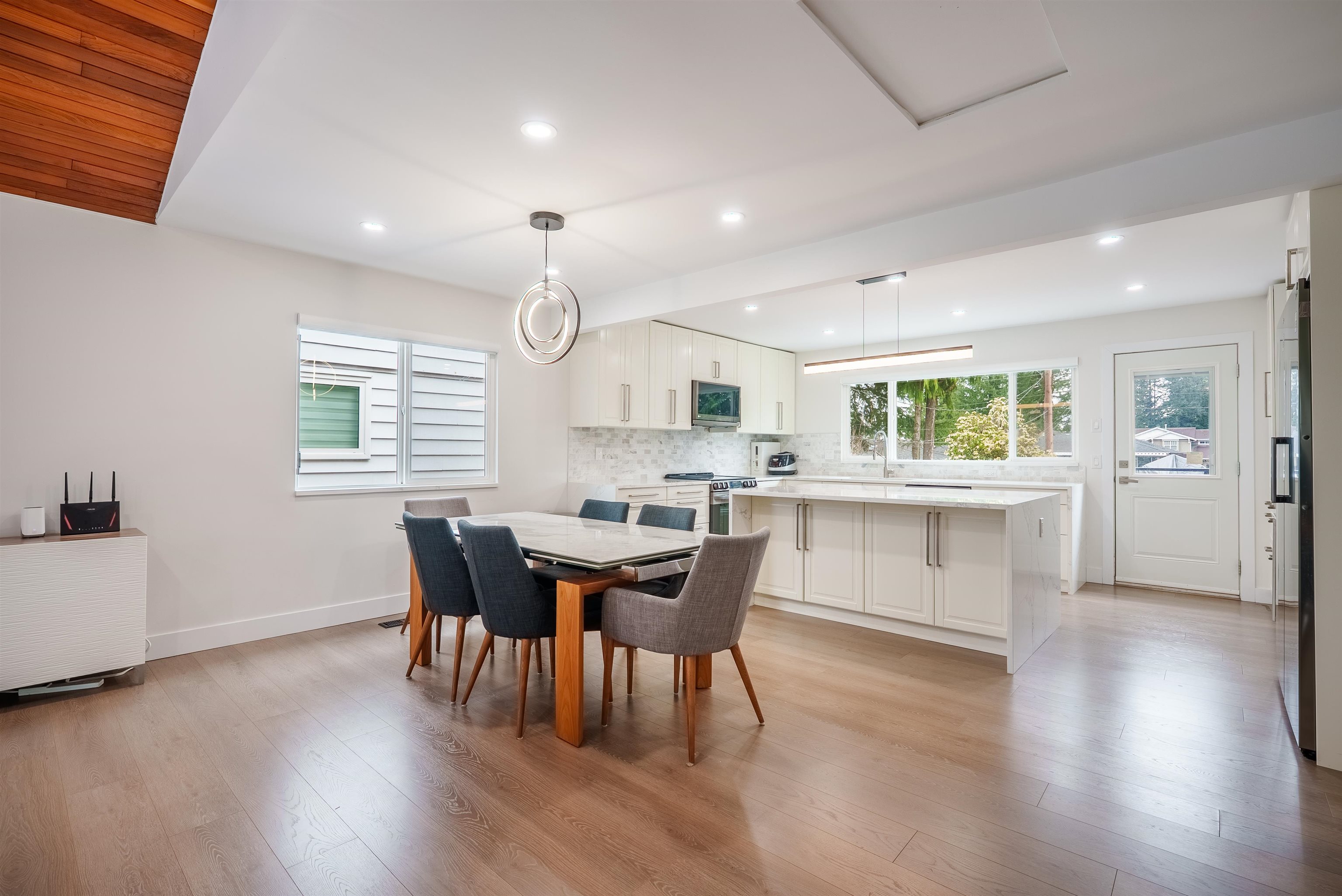 Listing image of 757 E 18TH STREET