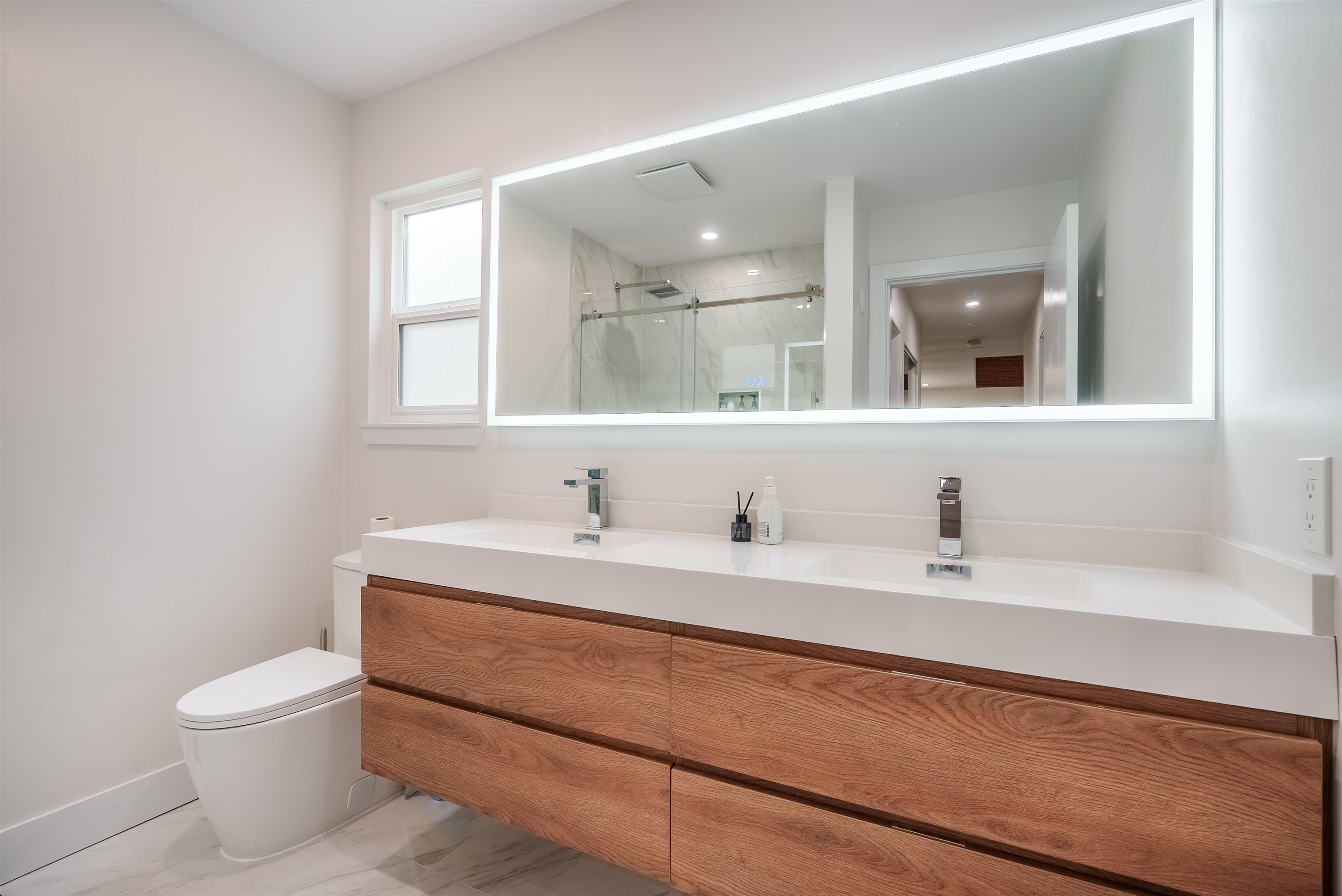 Listing image of 757 E 18TH STREET